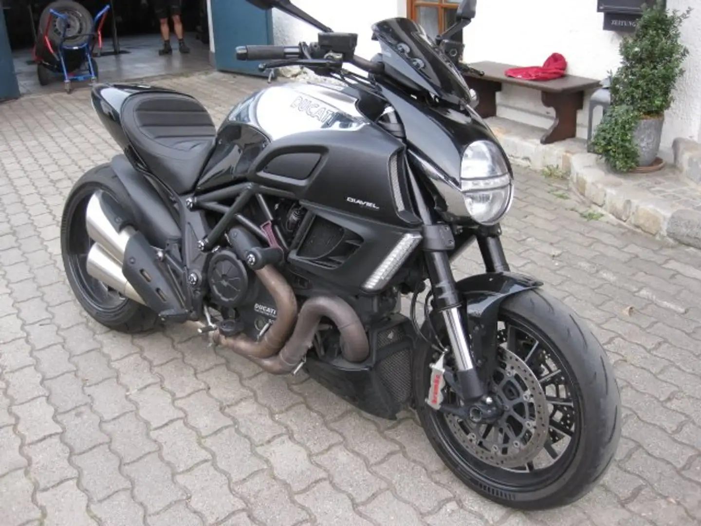 Ducati Diavel Chromo Negro - 1