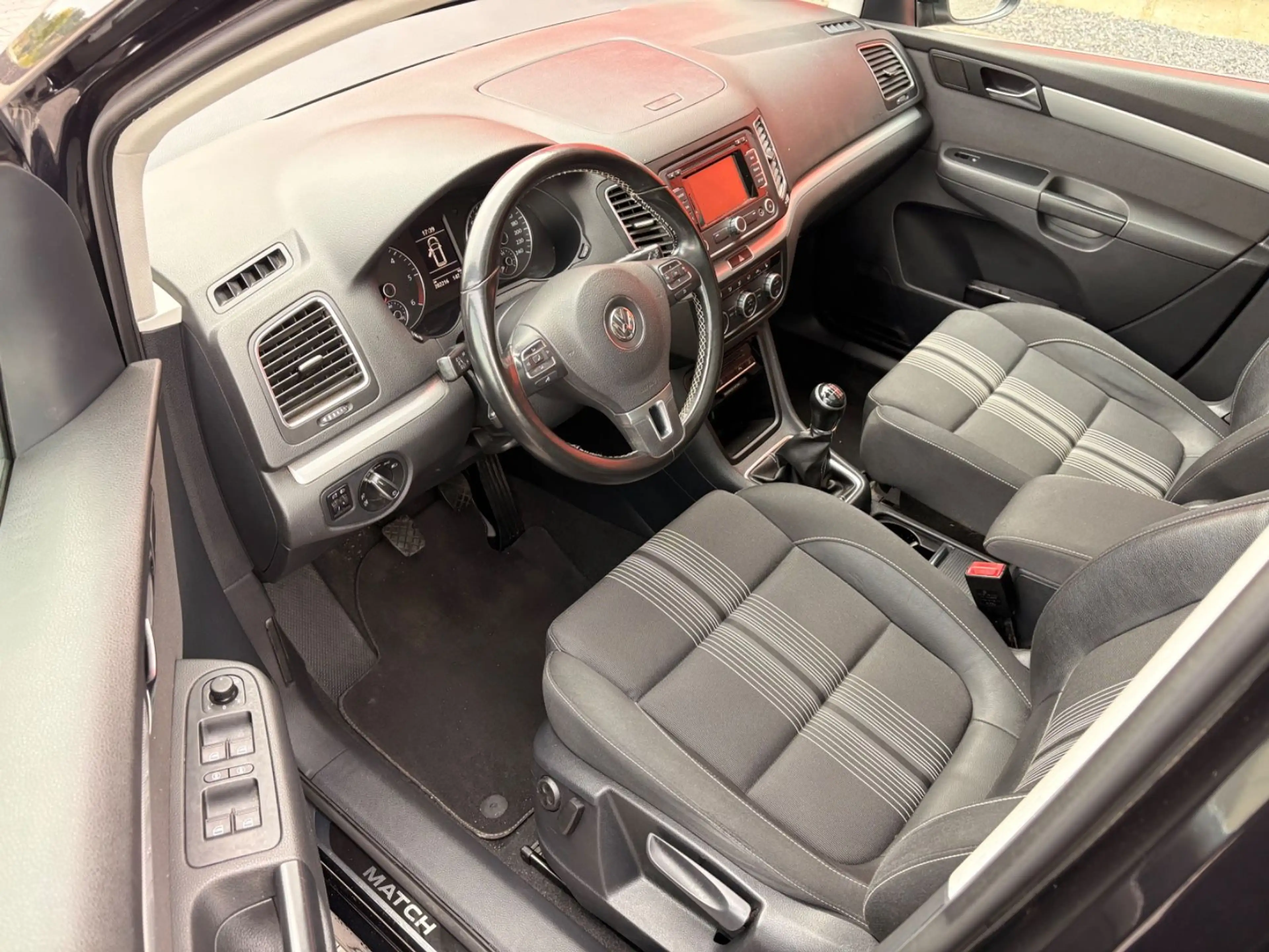 Volkswagen Sharan Match 2.0 TDI 7Sitzer TÜV-NEU Navi 1Hand Pano — photo 13