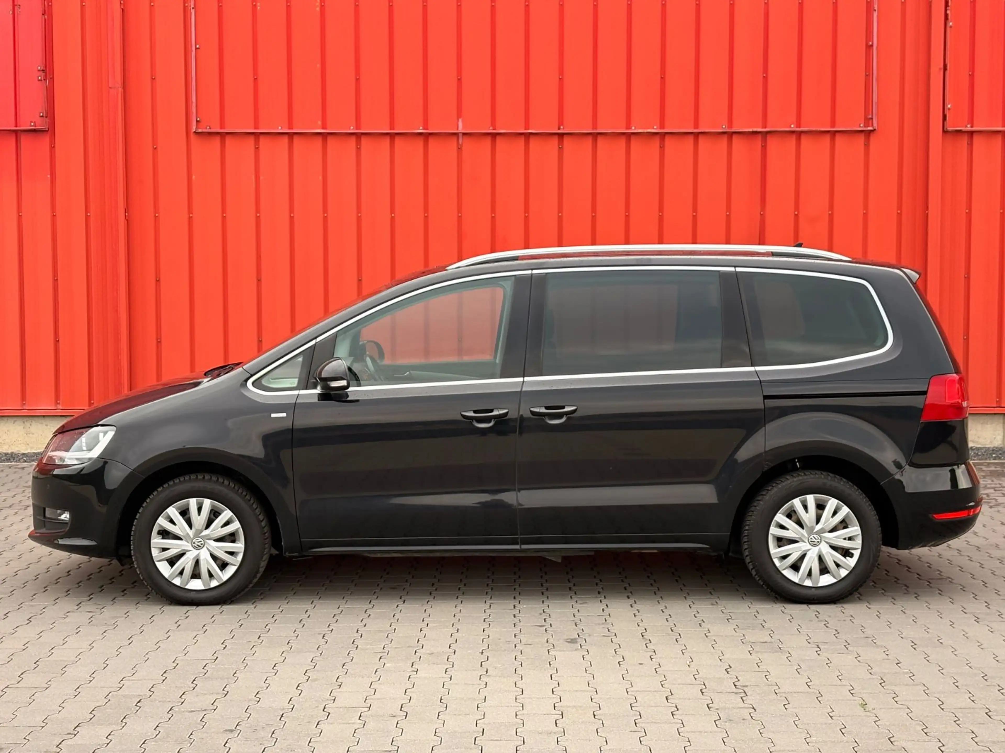 Volkswagen Sharan Match 2.0 TDI 7Sitzer TÜV-NEU Navi 1Hand Pano — photo 2