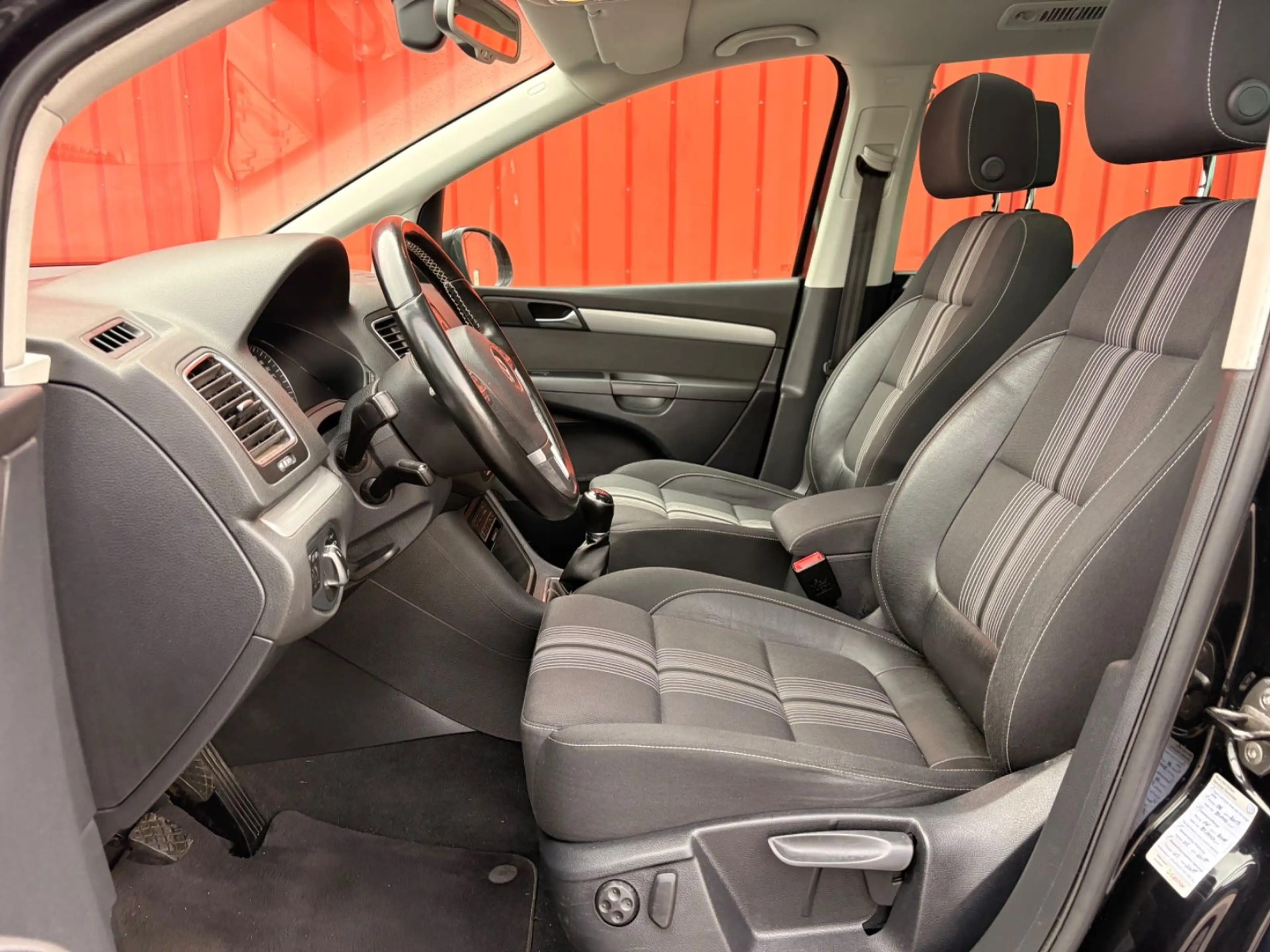 Volkswagen Sharan Match 2.0 TDI 7Sitzer TÜV-NEU Navi 1Hand Pano — photo 15