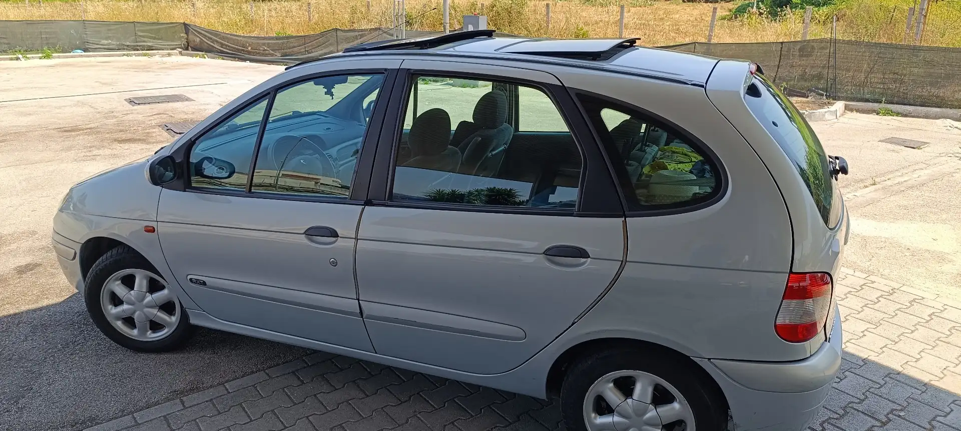 Renault Scenic 1.6 16v RXT - 1
