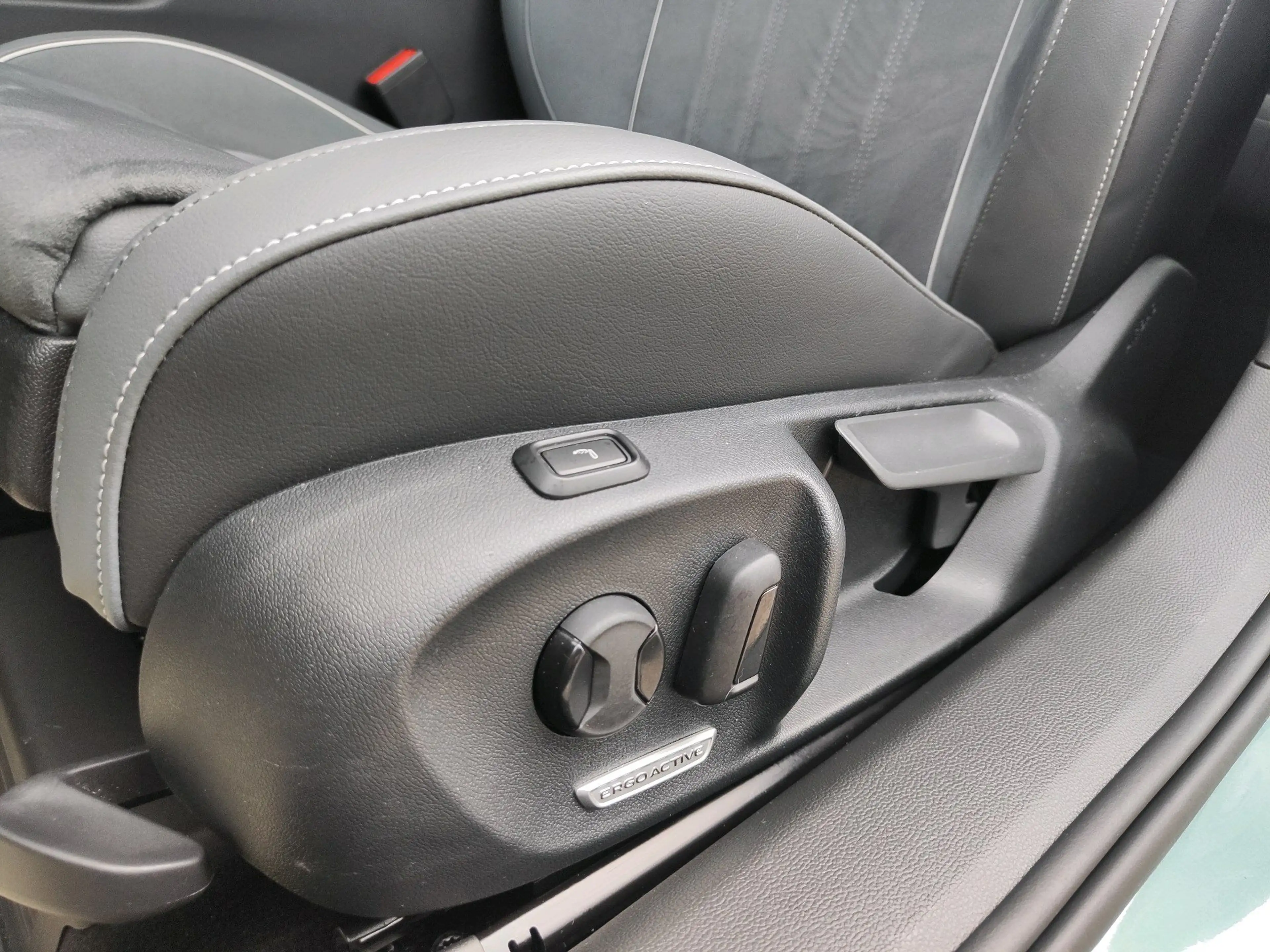 Volkswagen Passat Variant 1.5 eTSI Business *KAMERA*ACC* — photo 12