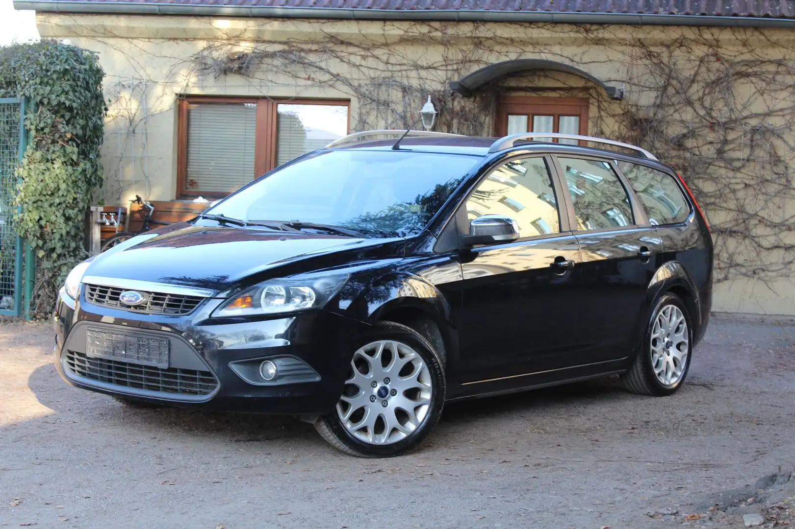 Ford Focus Turnier Sport*TÜV 11/2026* Schwarz - 1