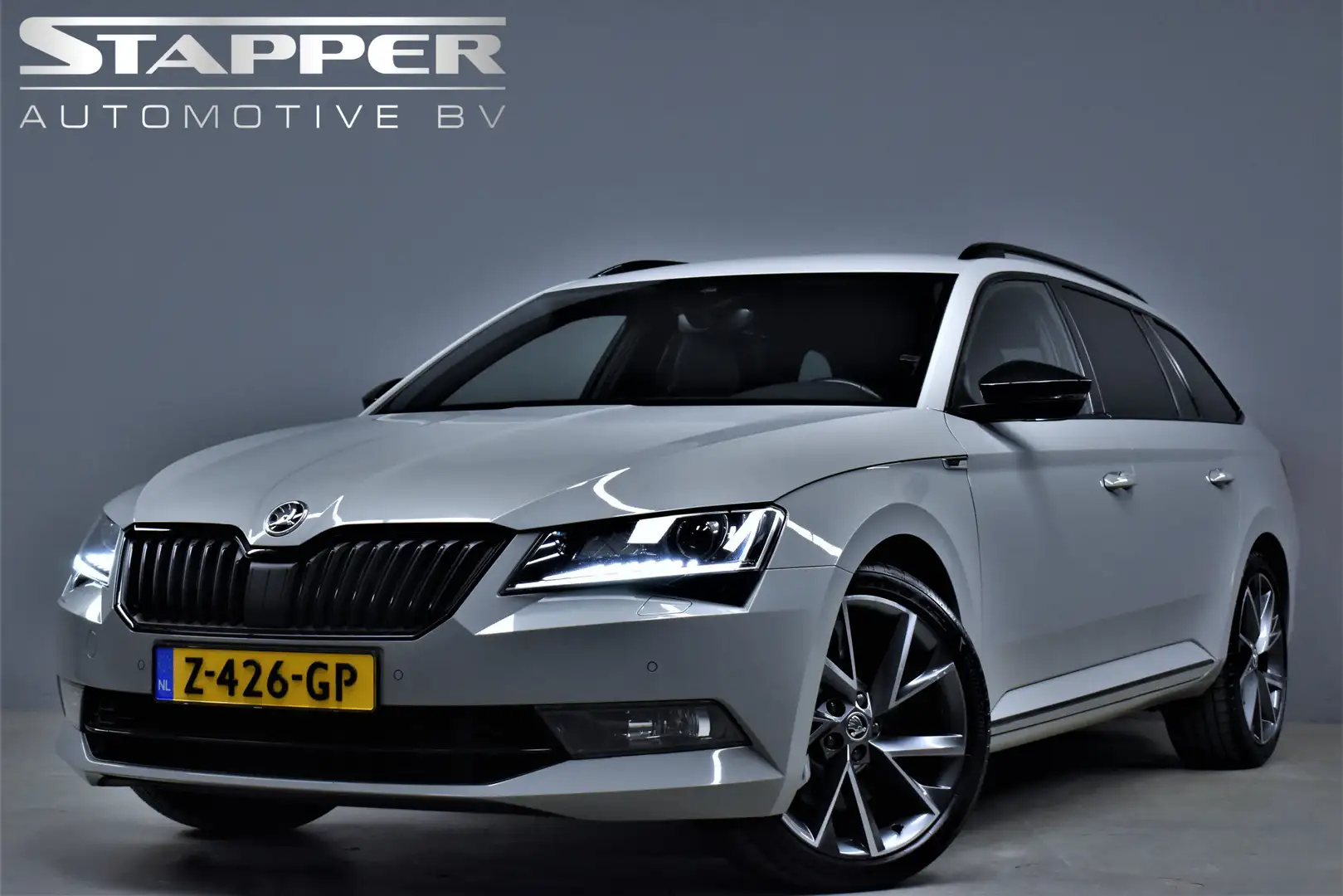 Skoda Superb 2.0 TSI 336pk 4x4 Automaat ABT CarPlay/Canton/Scha Grijs - 1