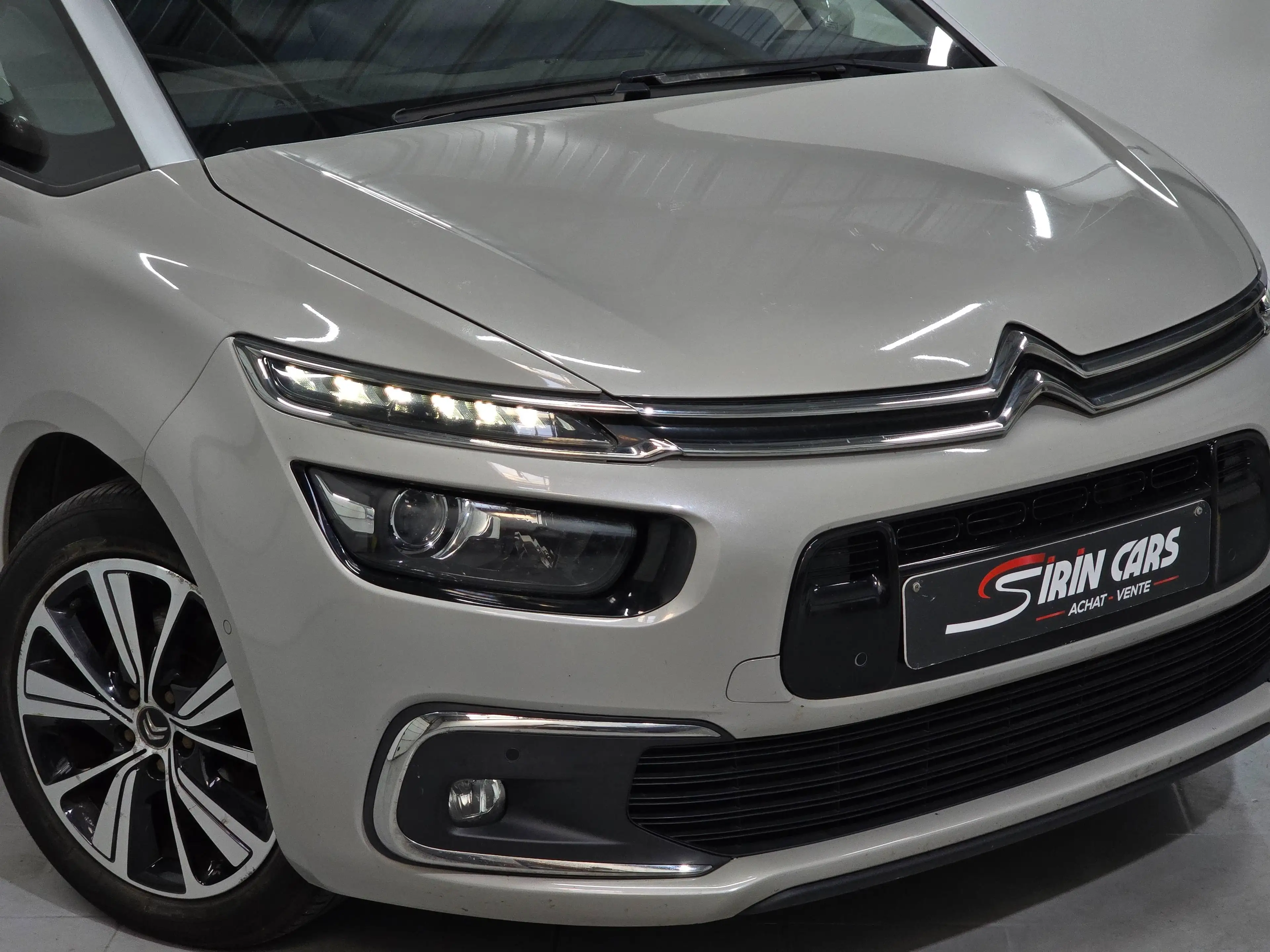 Citroen Grand C4 Picasso 2.0BlueHDI | 7places | Toit panoramique | Keyless | GARANTIE 12M — photo 2