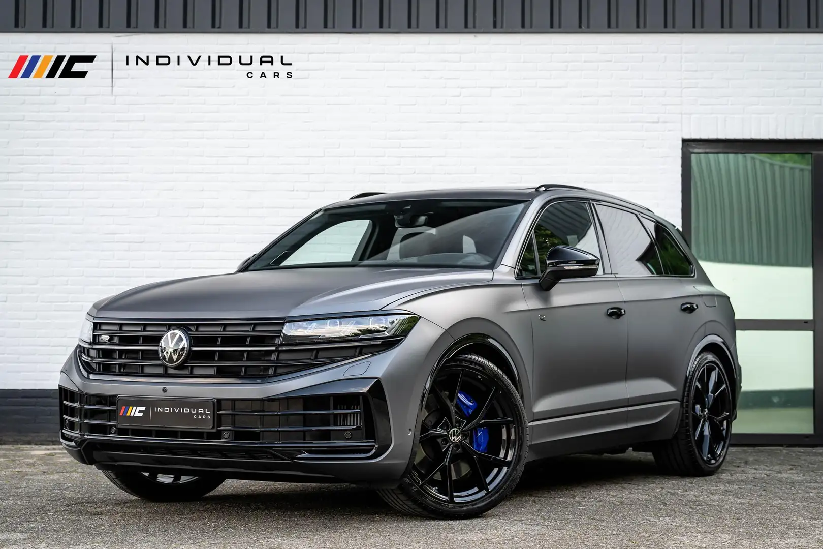 Volkswagen Touareg 3.0 TSI eHybrid R 4M Puglia MATLAK DynAudio Grijs - 1
