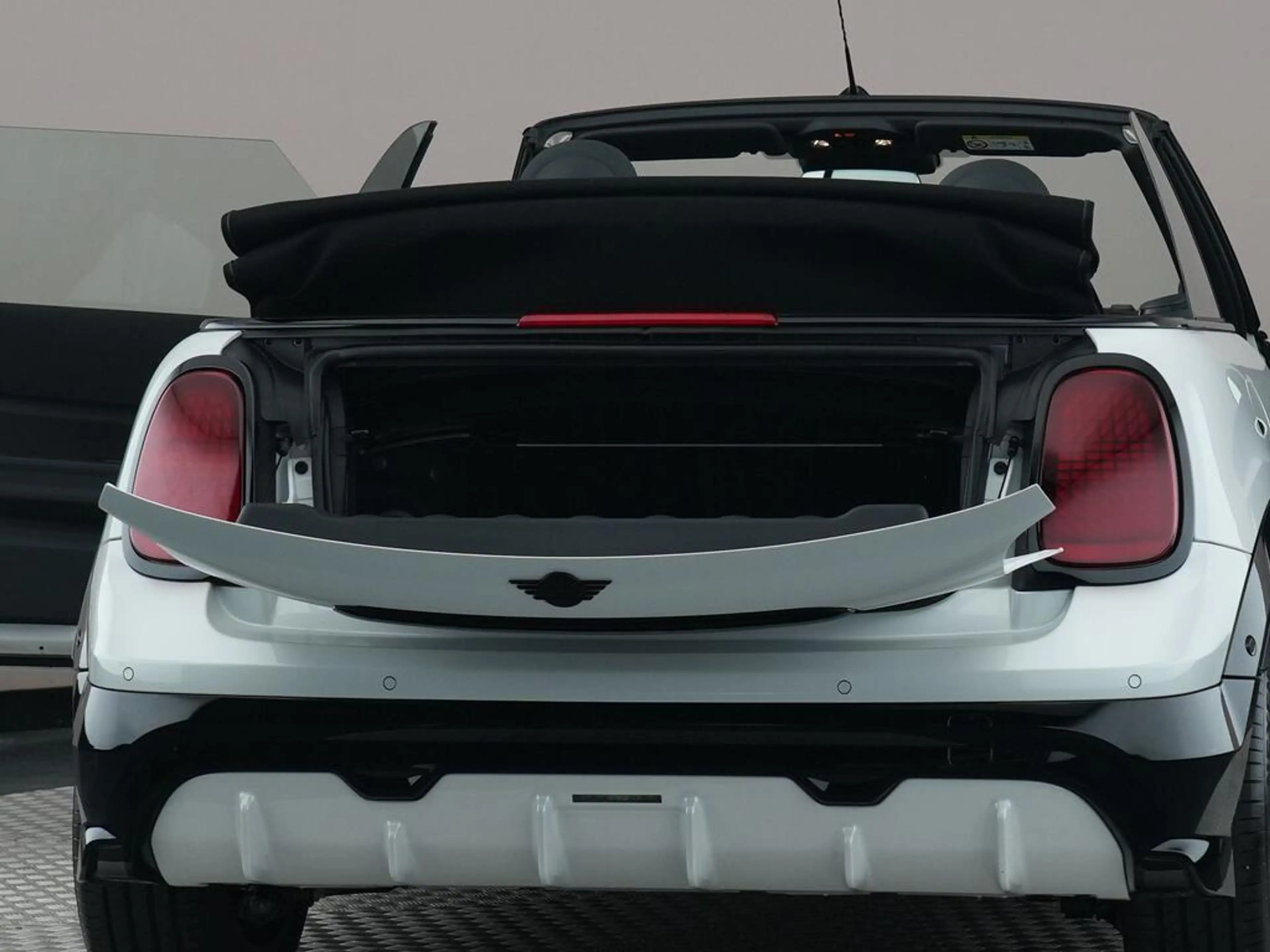 MINI Cooper C Cabrio 2.0 John Cooper Works M — photo 12