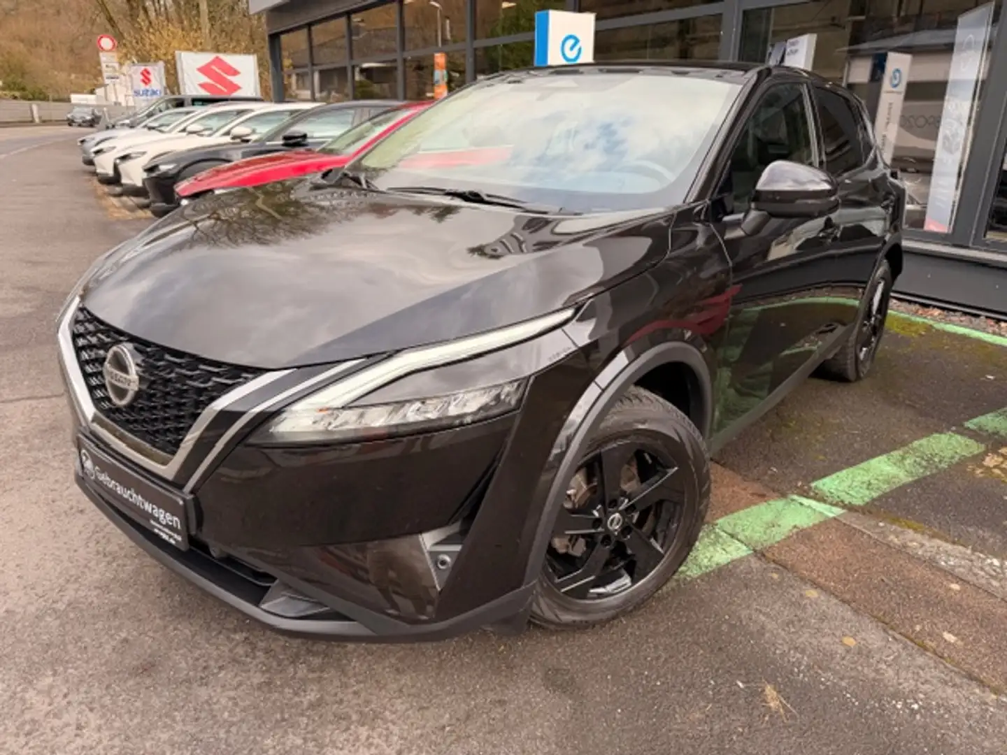 Nissan Qashqai 1.3 DIG-T MHEV 140 PS Schwarz - 2