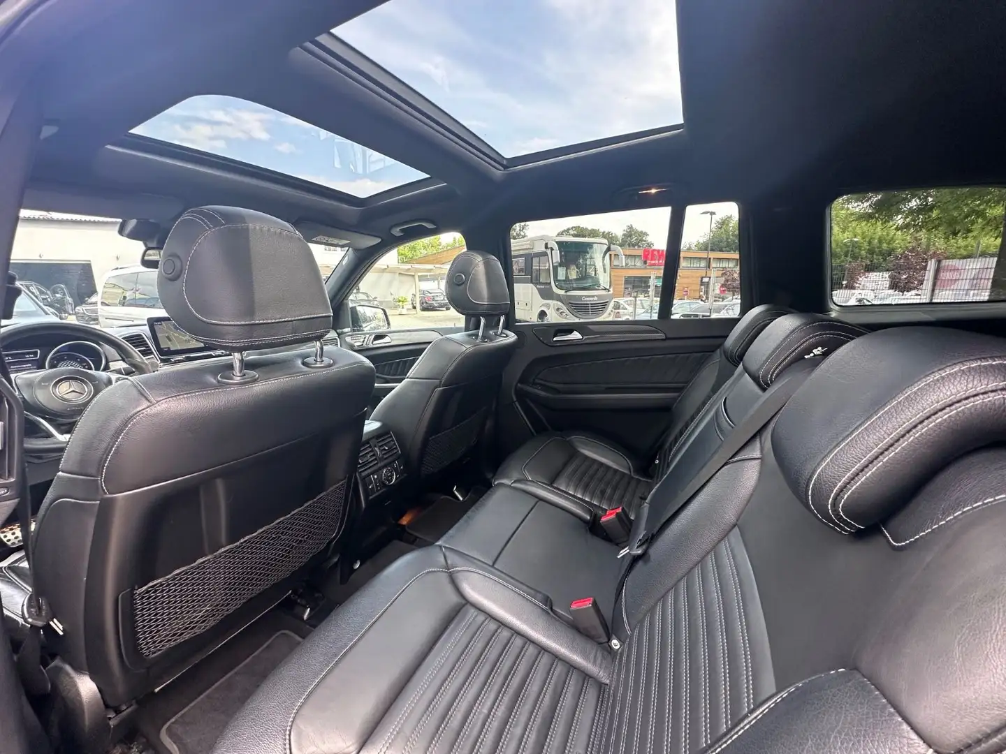 Mercedes-Benz GLS 350 d 4Matic AMG / 7-SITZE / DISTR+ / AHK Schwarz - 2