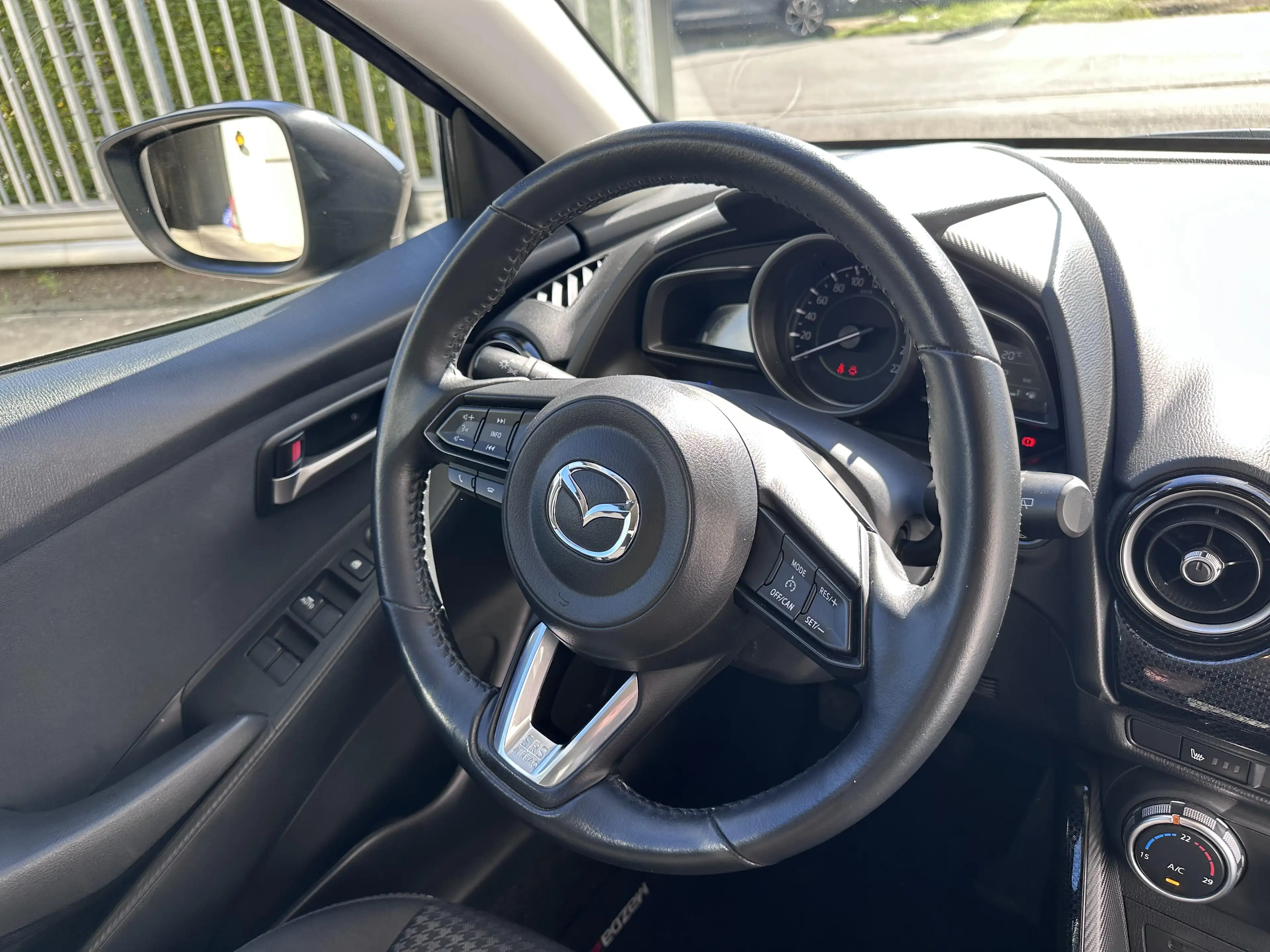 Mazda 2 1.5 SKYACTIV 90 MAN 5 — photo 9