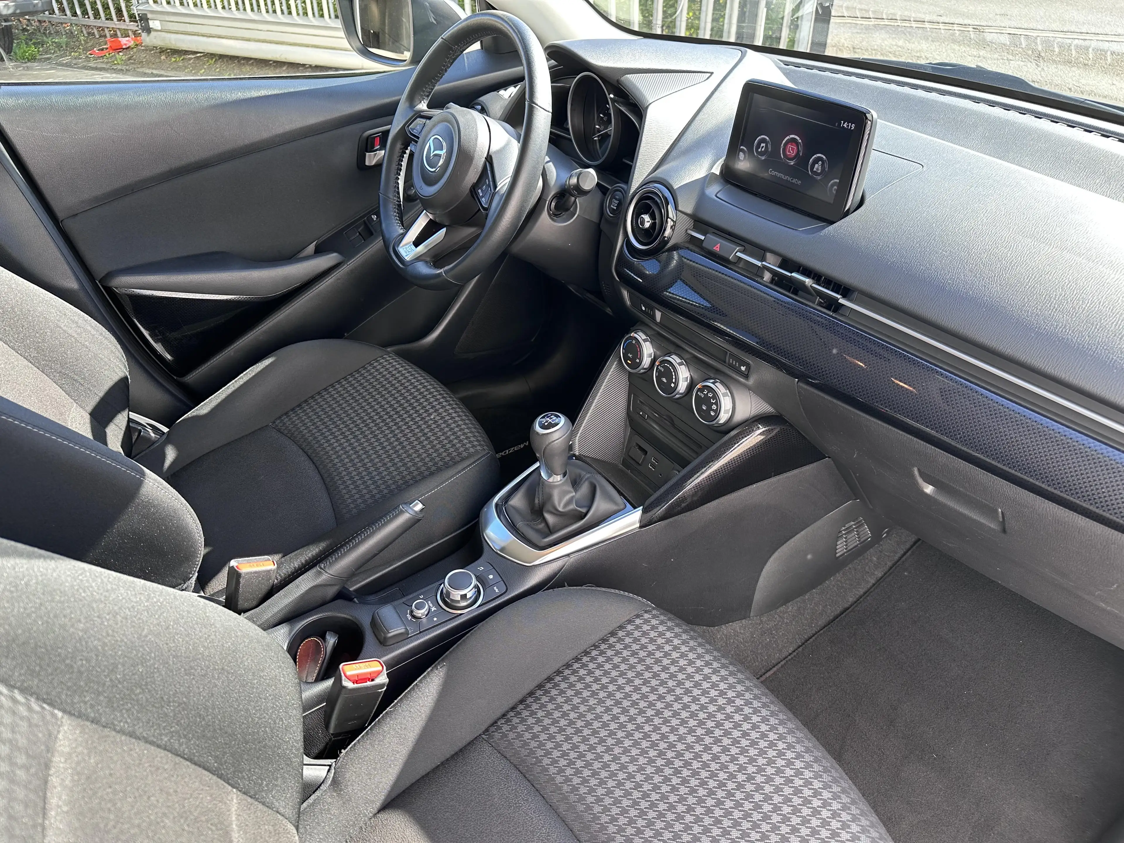 Mazda 2 1.5 SKYACTIV 90 MAN 5 — photo 2