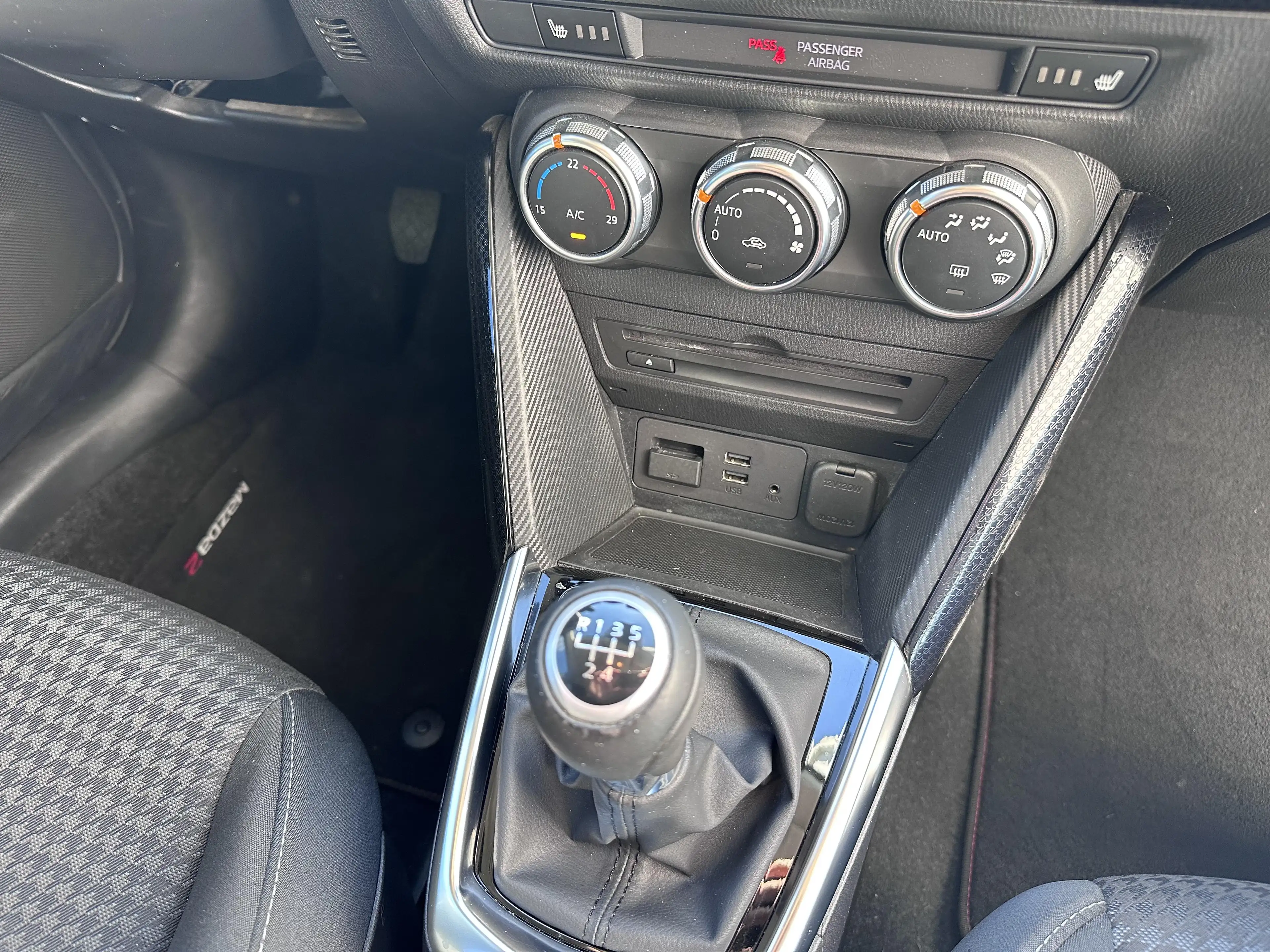 Mazda 2 1.5 SKYACTIV 90 MAN 5 — photo 4