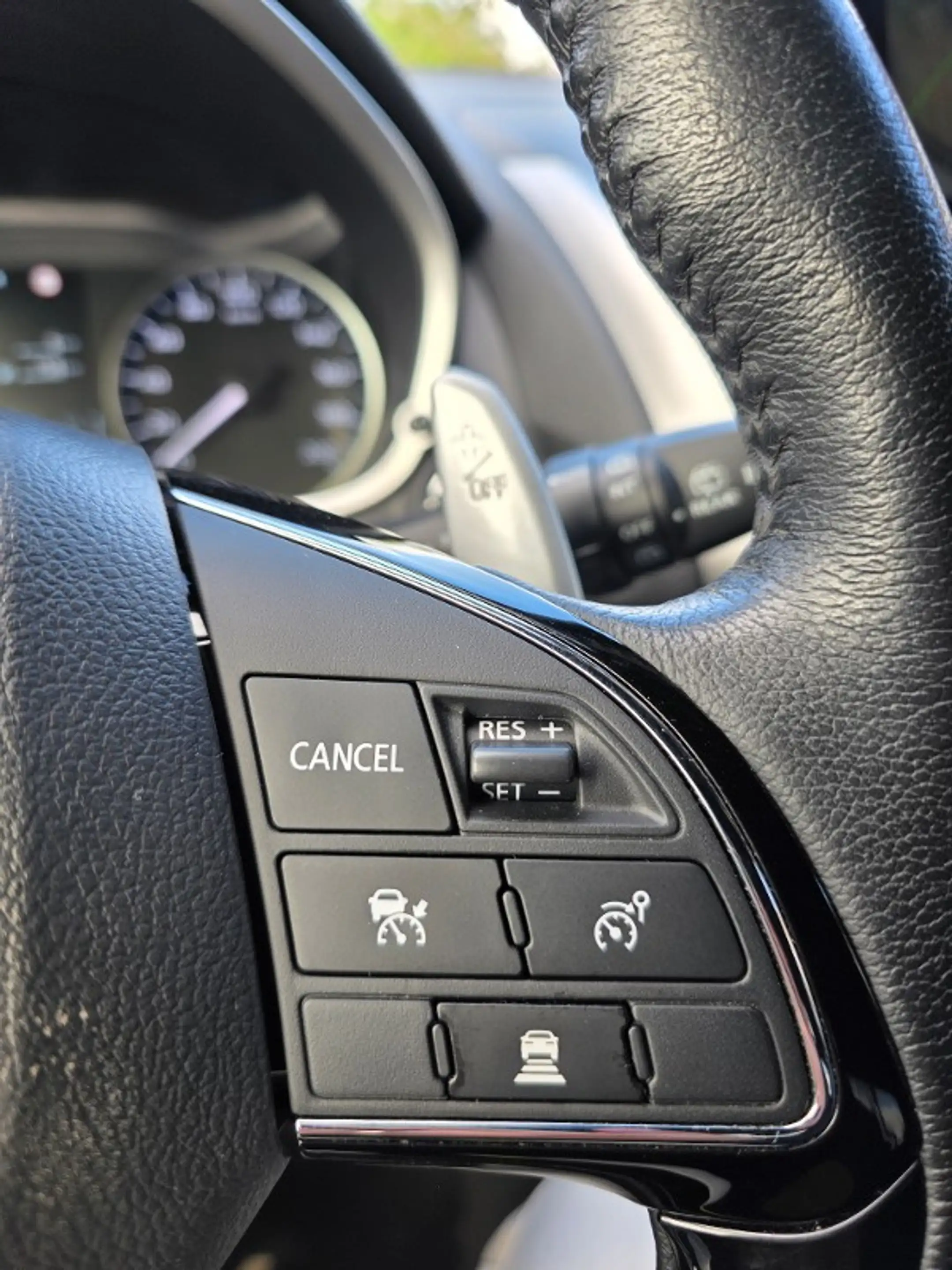 Mitsubishi Eclipse Cross Plug-in Hybrid TOP 4WD Panorama — photo 14
