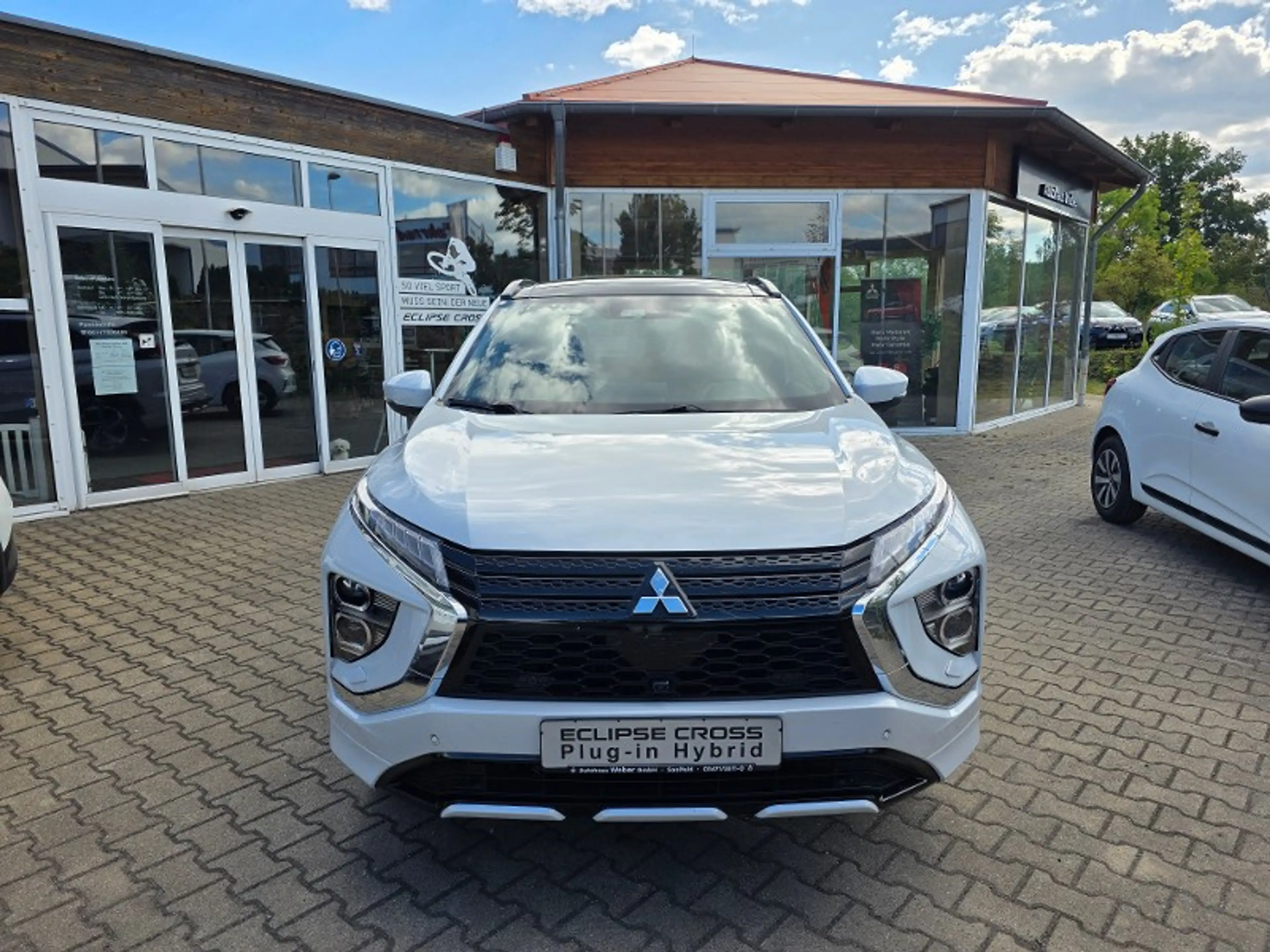 Mitsubishi Eclipse Cross Plug-in Hybrid TOP 4WD Panorama — photo 3