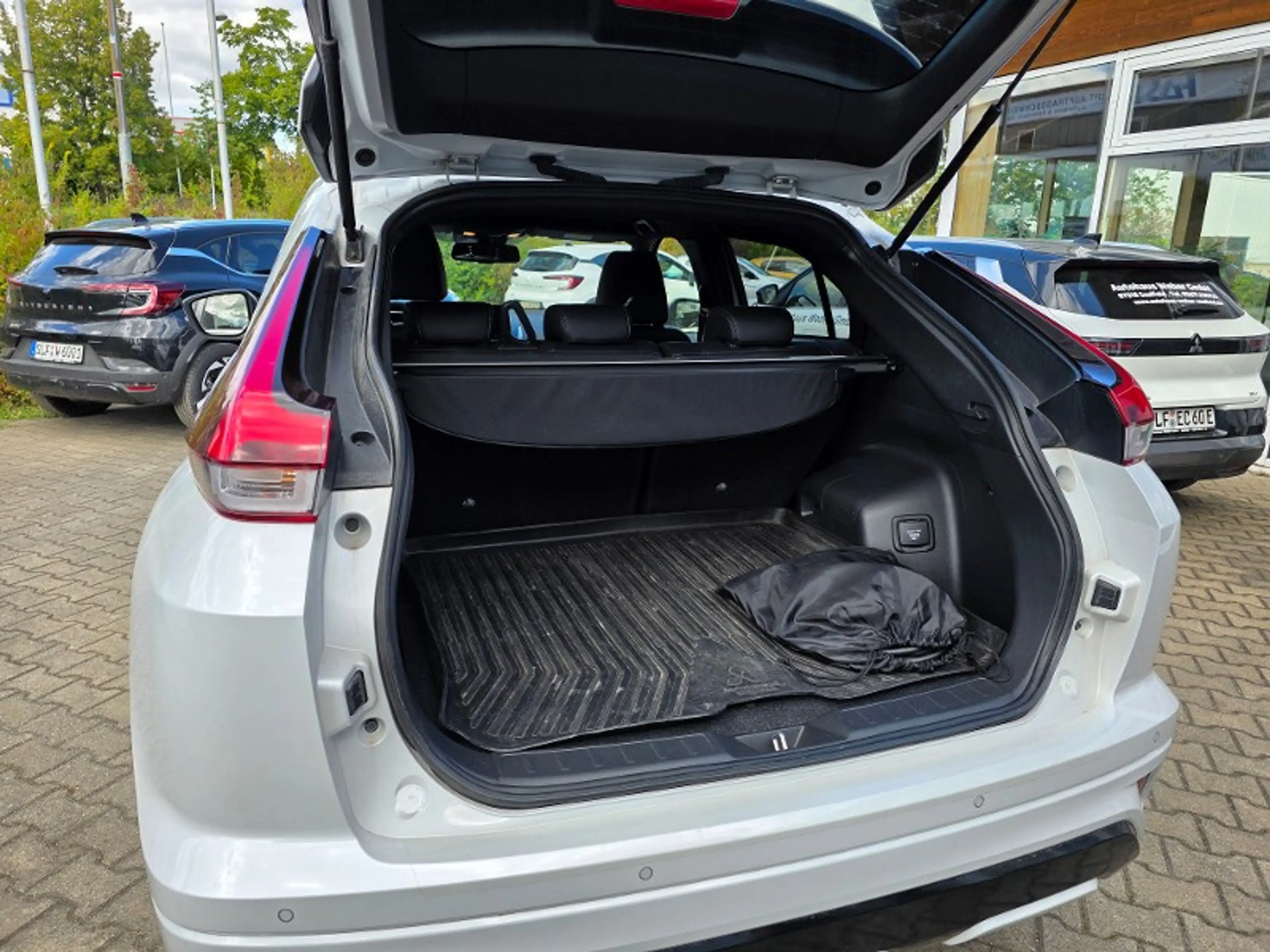 Mitsubishi Eclipse Cross Plug-in Hybrid TOP 4WD Panorama — photo 6