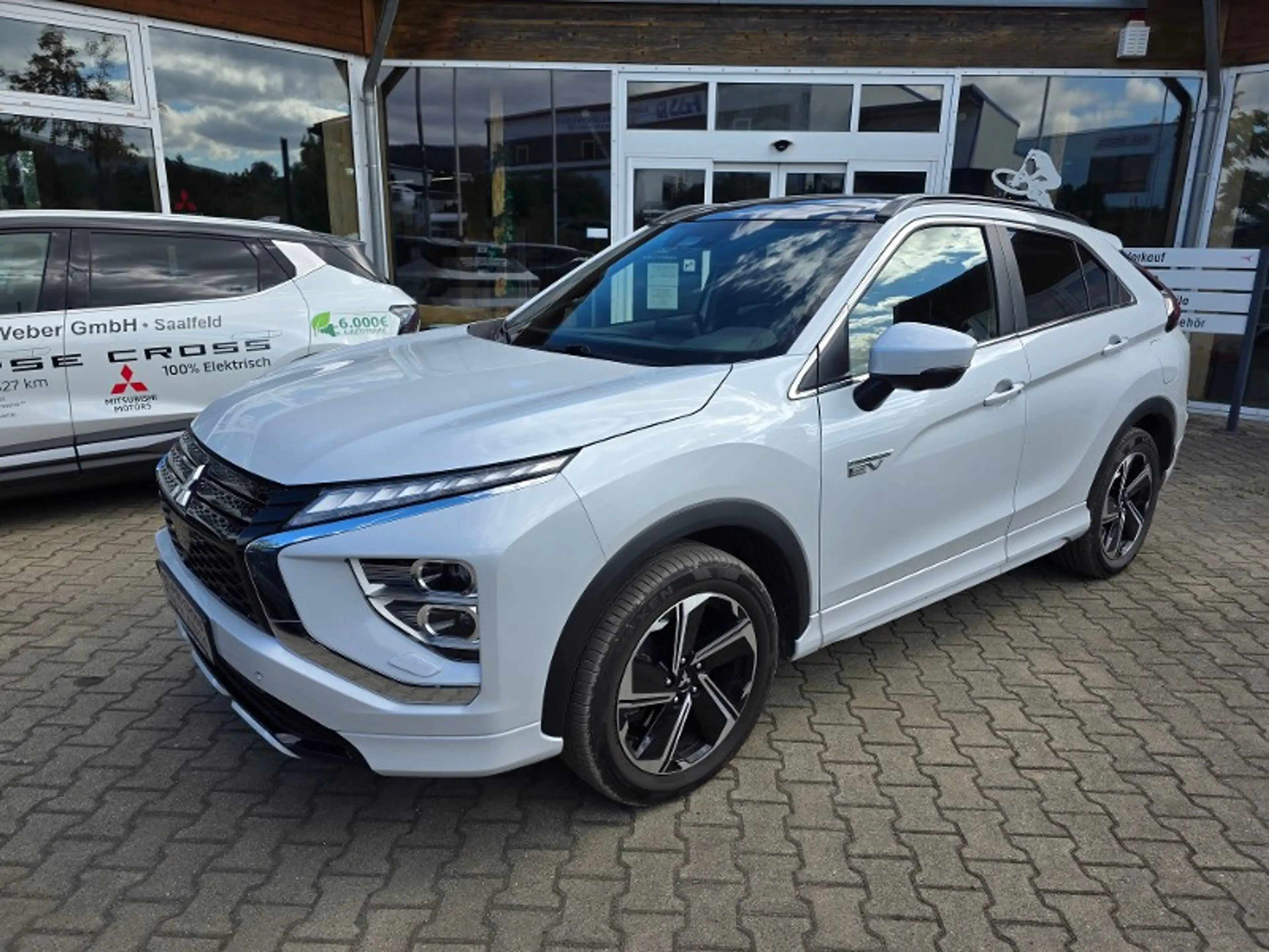 Mitsubishi Eclipse Cross Plug-in Hybrid TOP 4WD Panorama
