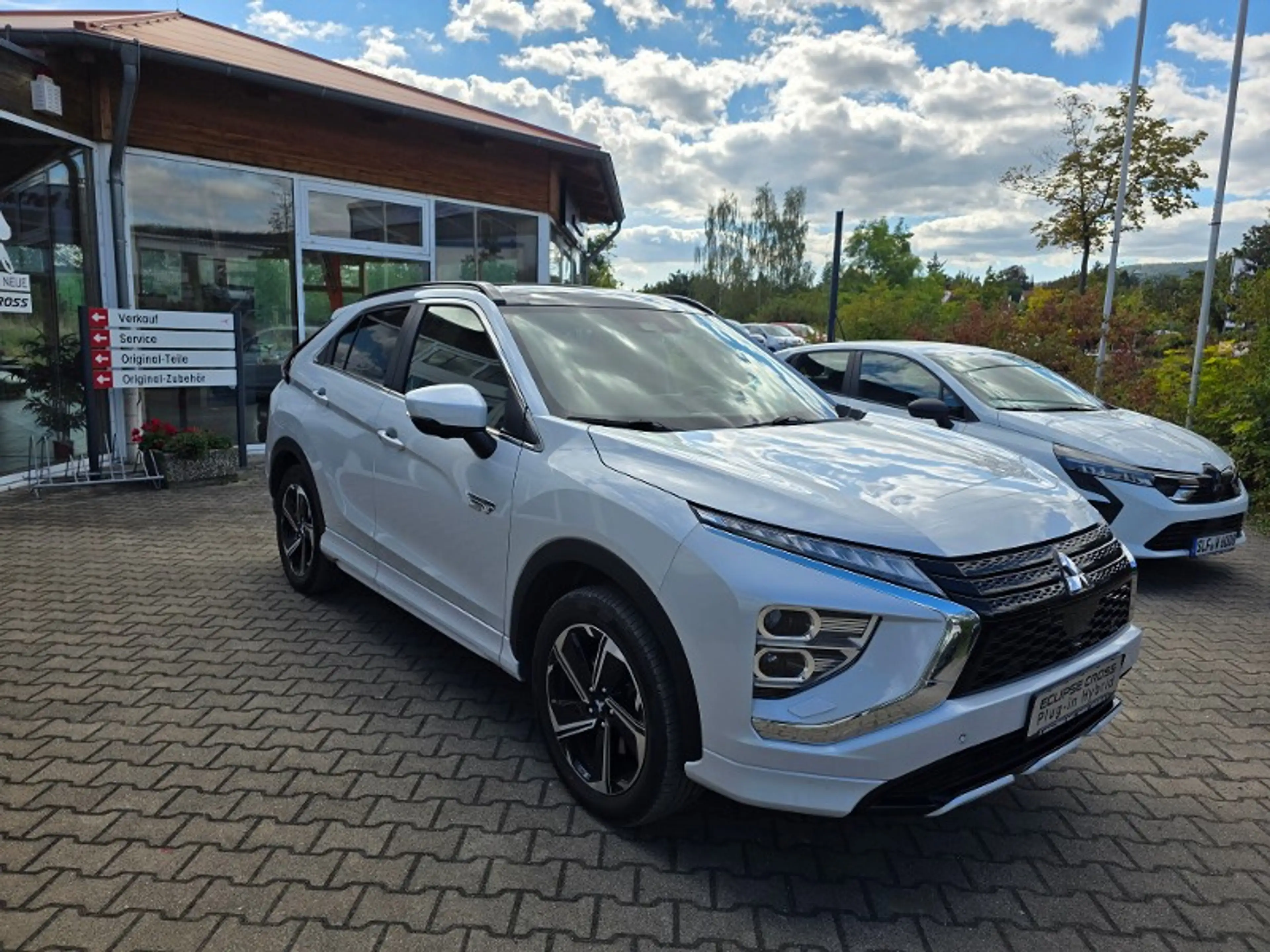 Mitsubishi Eclipse Cross Plug-in Hybrid TOP 4WD Panorama — photo 2