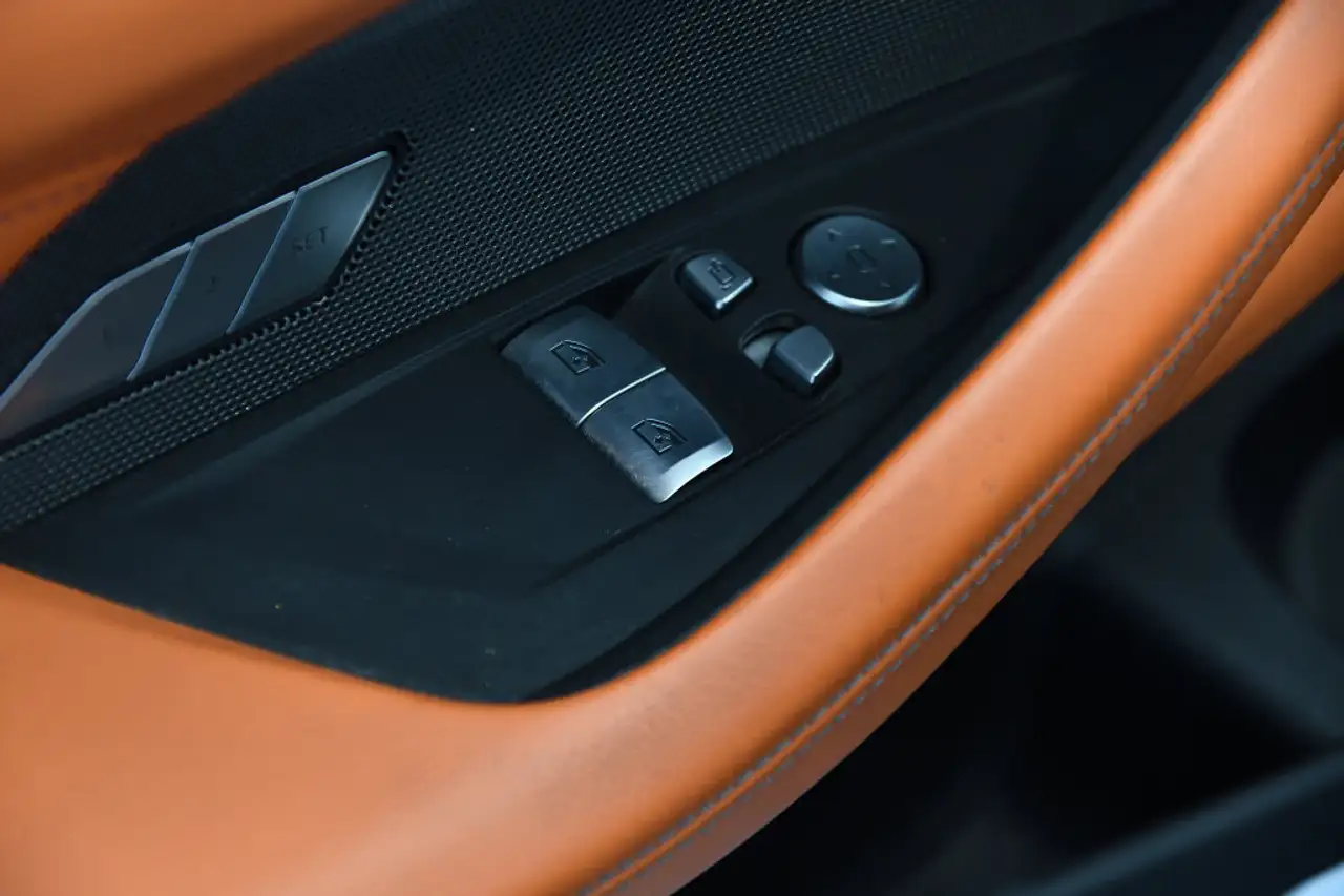BMW M4 photo BMW M4