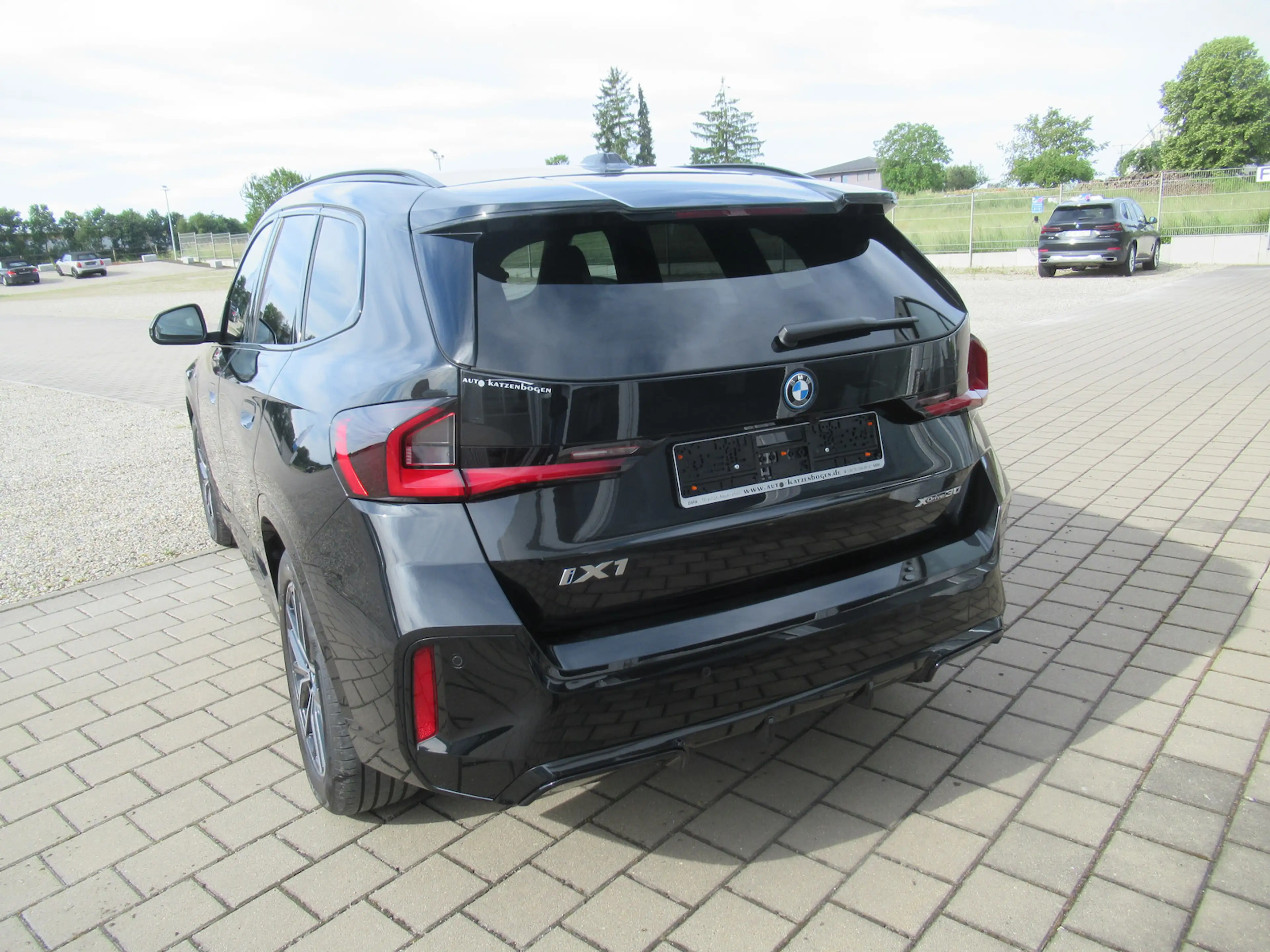 BMW iX1 30 xDrive M Sport — photo 5