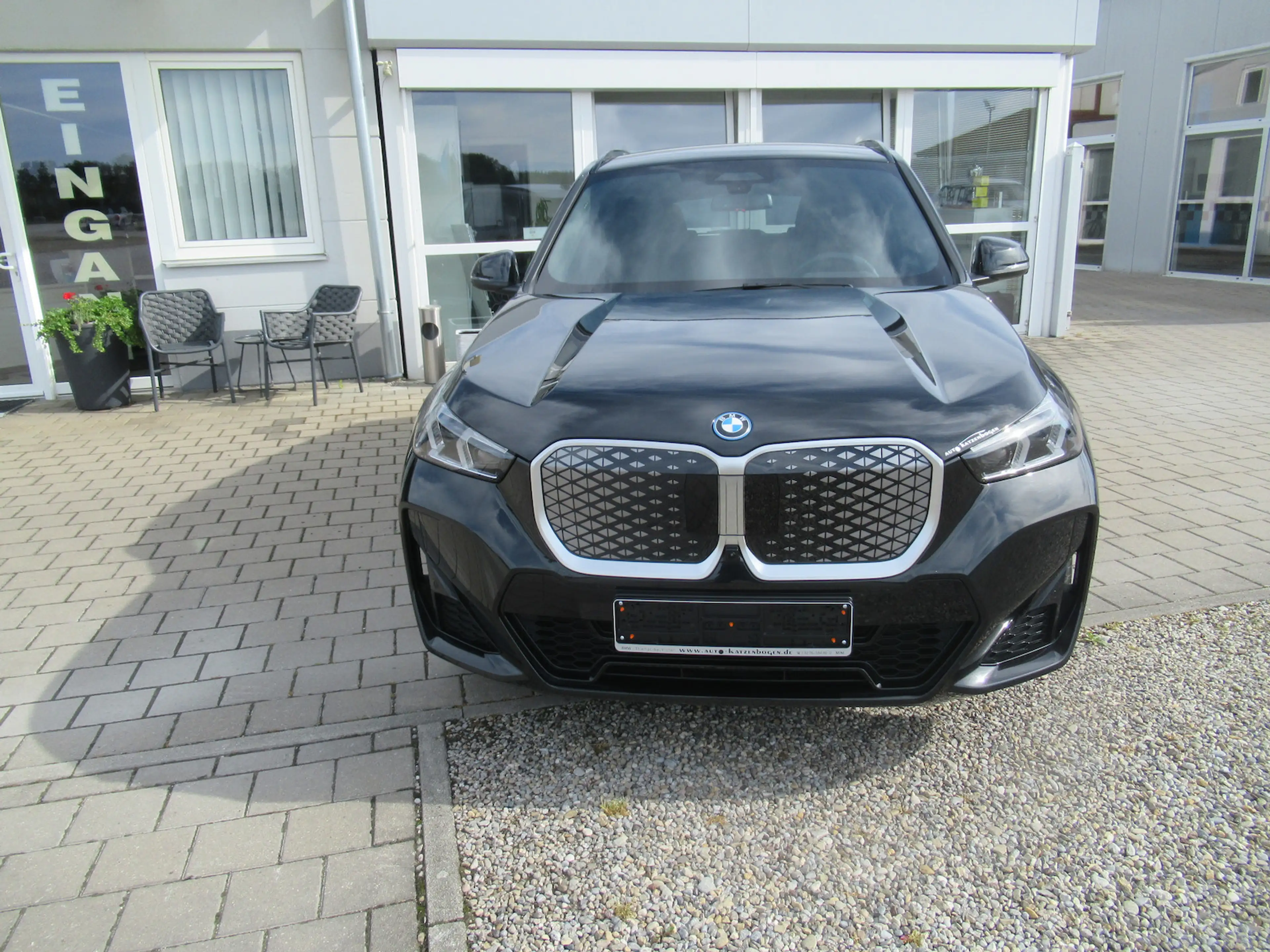 BMW iX1 30 xDrive M Sport — photo 2