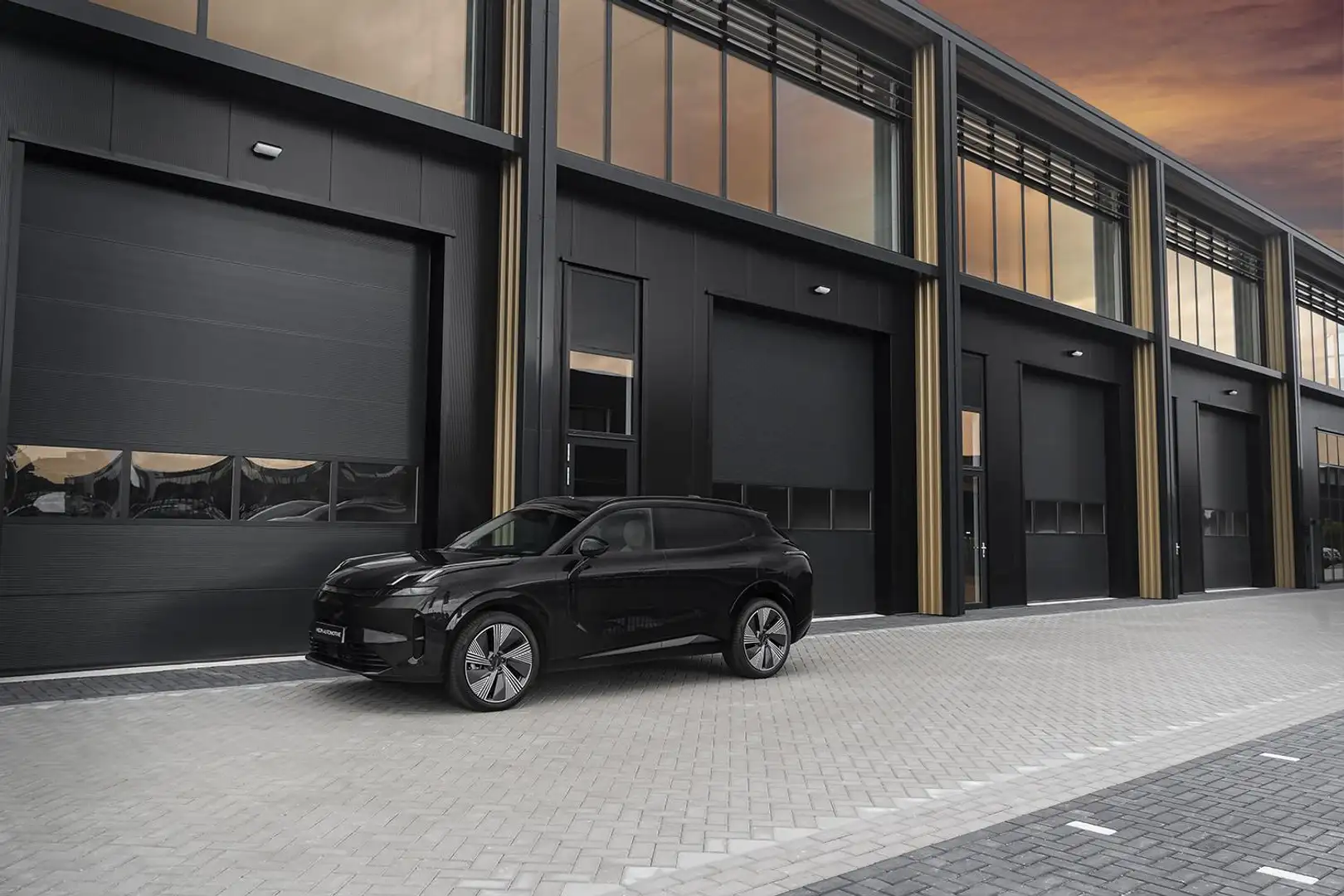 Lynk & Co 08 1.5 More | 200 KM Electrisch | Panorama Dak | Andr Gris - 2