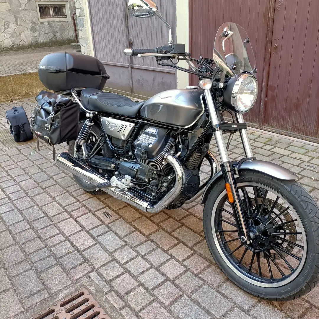 Moto Guzzi V 9 roamer Gris - 2