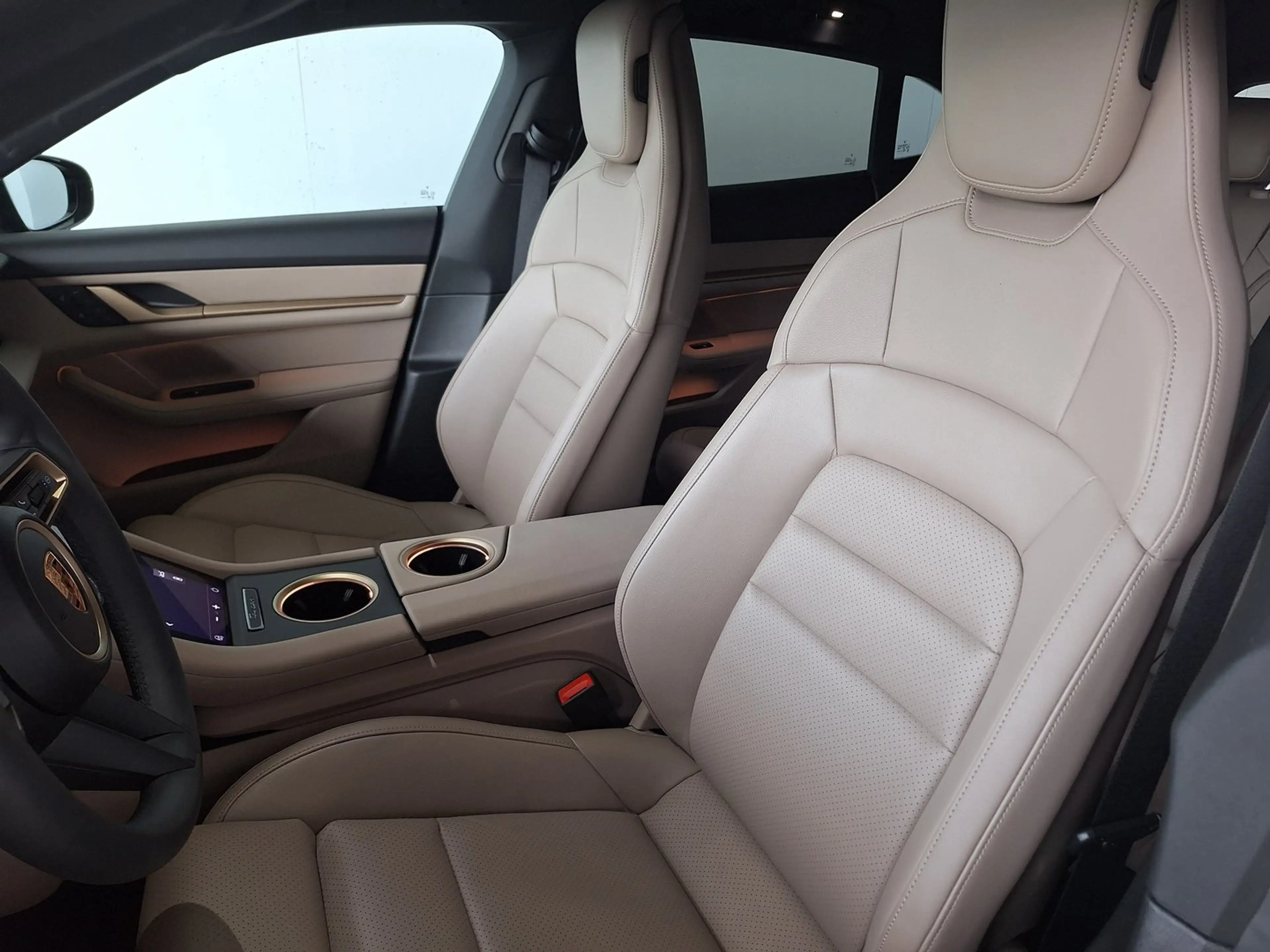 Porsche Taycan 4S Cross Turismo — photo 10