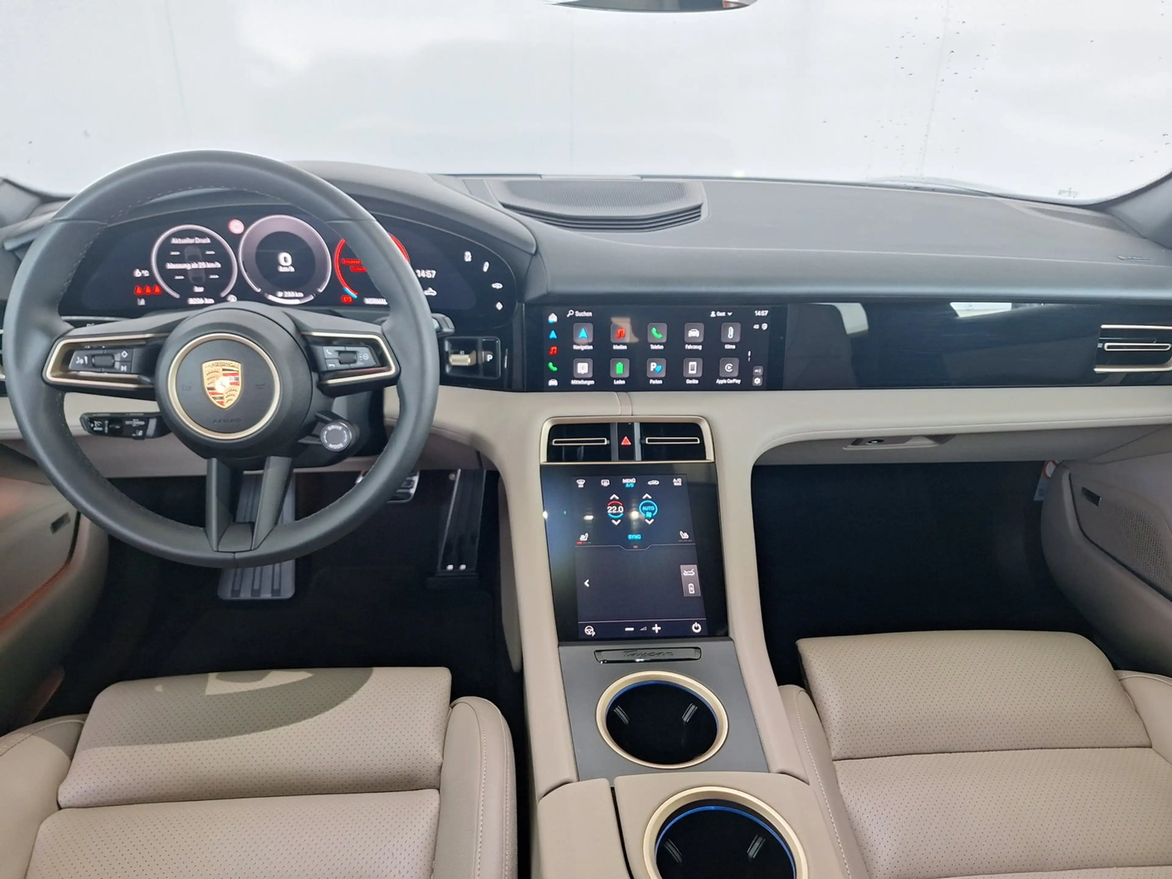 Porsche Taycan 4S Cross Turismo — photo 12