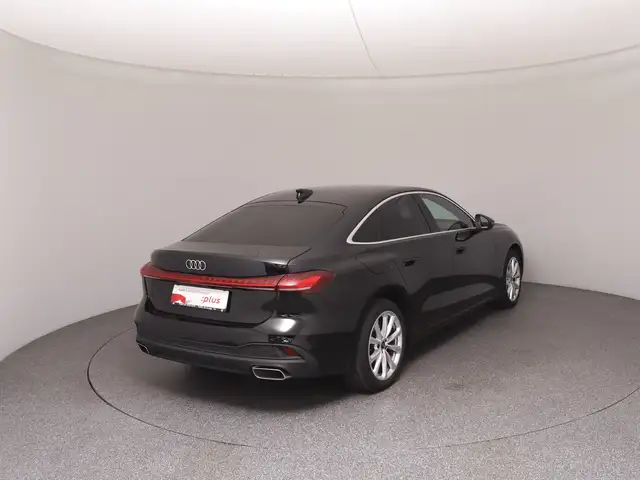 Audi A5 view 4