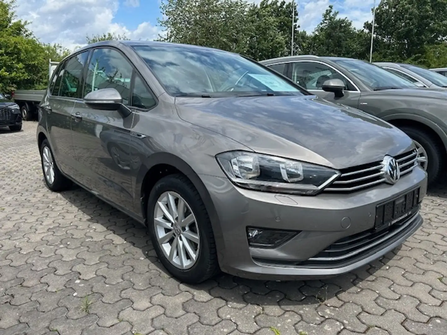 Volkswagen Golf Sportsvan TSI "Lounge", NP: 27.500 € Gris - 2