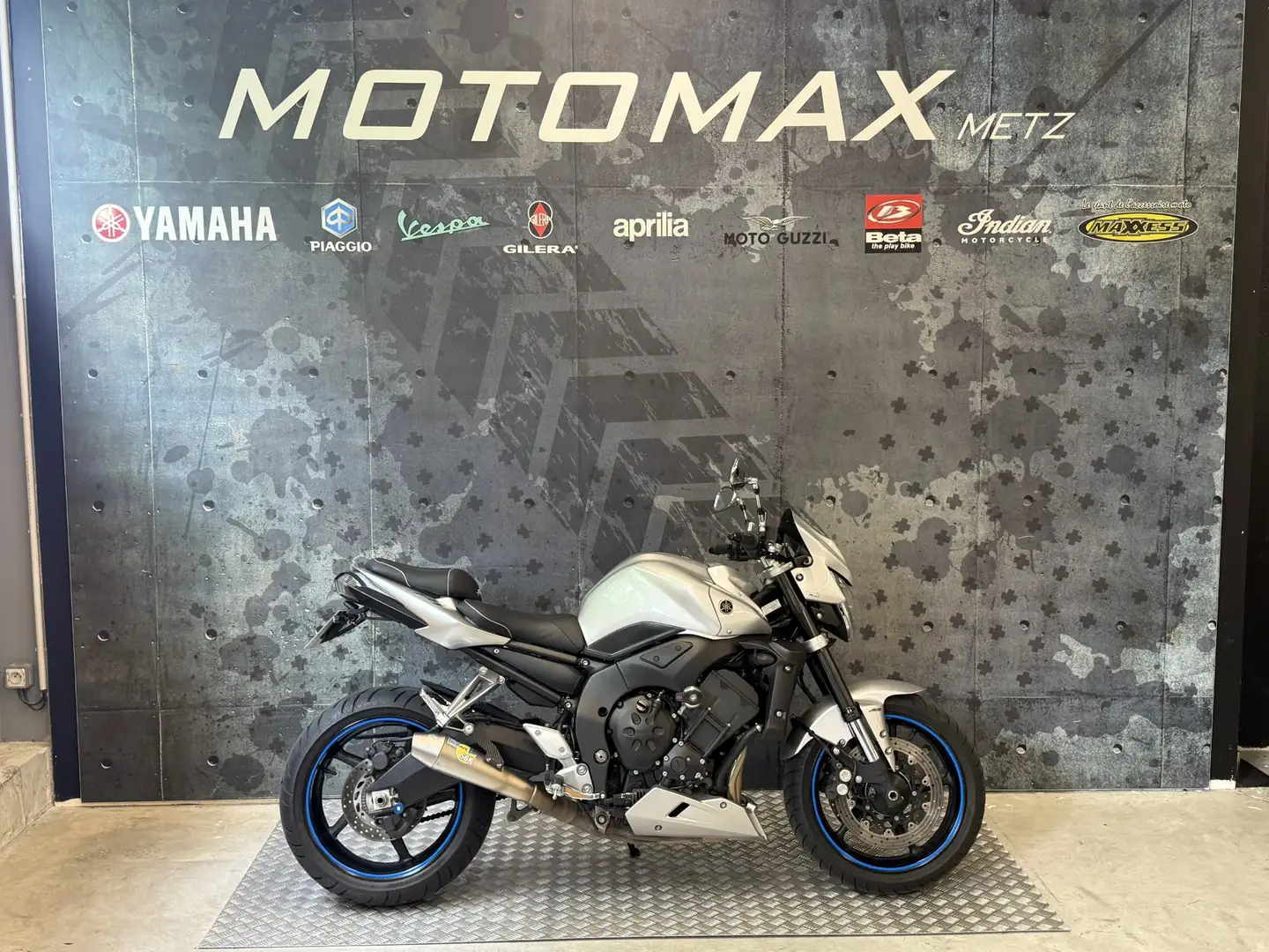 Yamaha FZ 1 Gris - 1