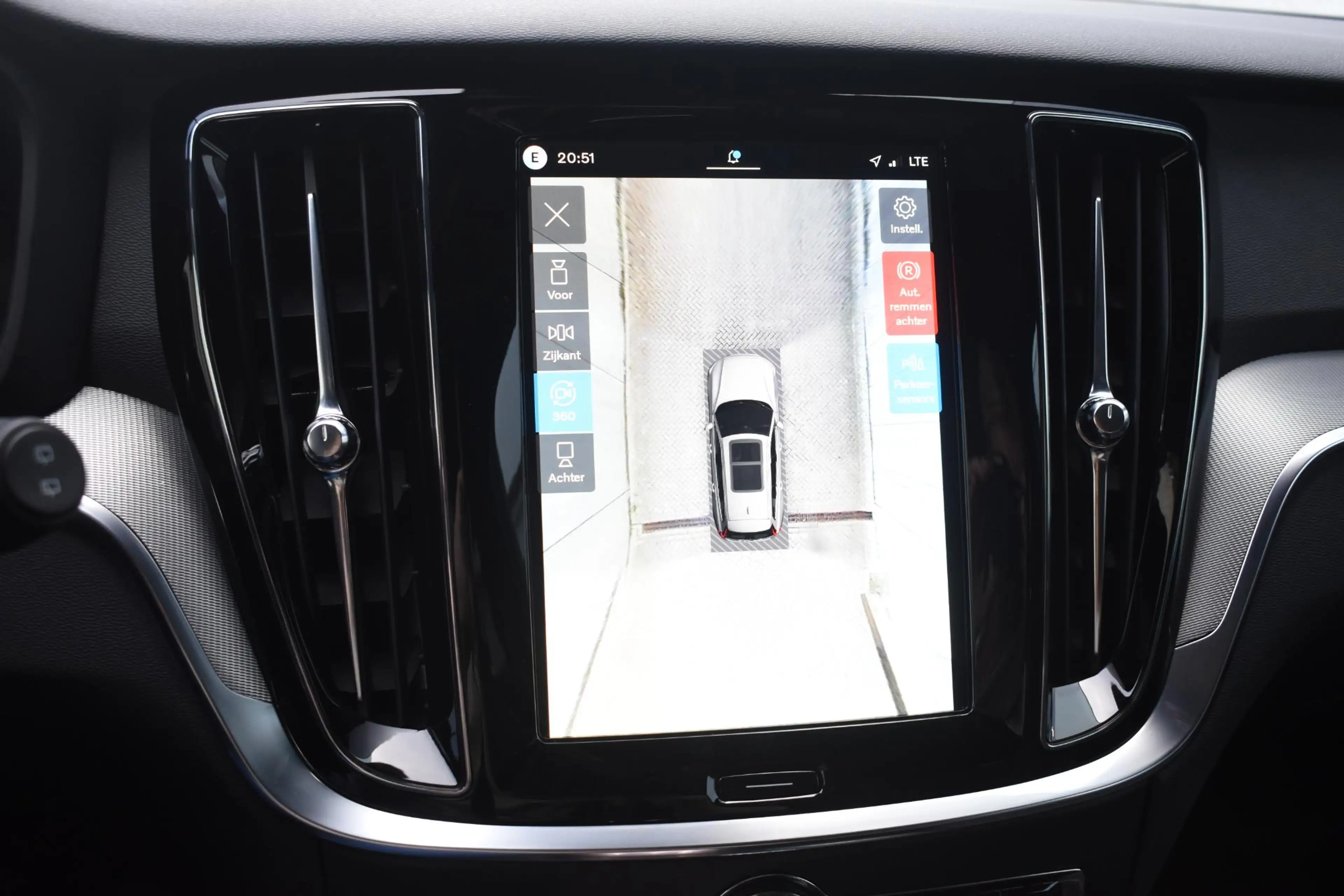 Volvo V60 T8 455PK Plug-in hybrid AWD Plus Dark / Adaptive C — photo 7