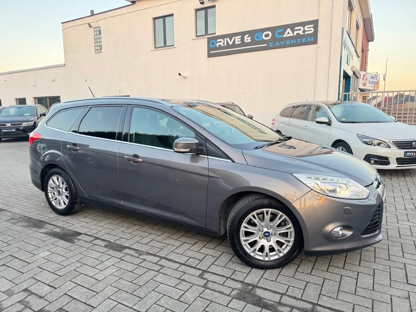 Ford Focus Turnier 1.6 Titanium ** 1 JAAR GARANTIE ** !! Gris - 1