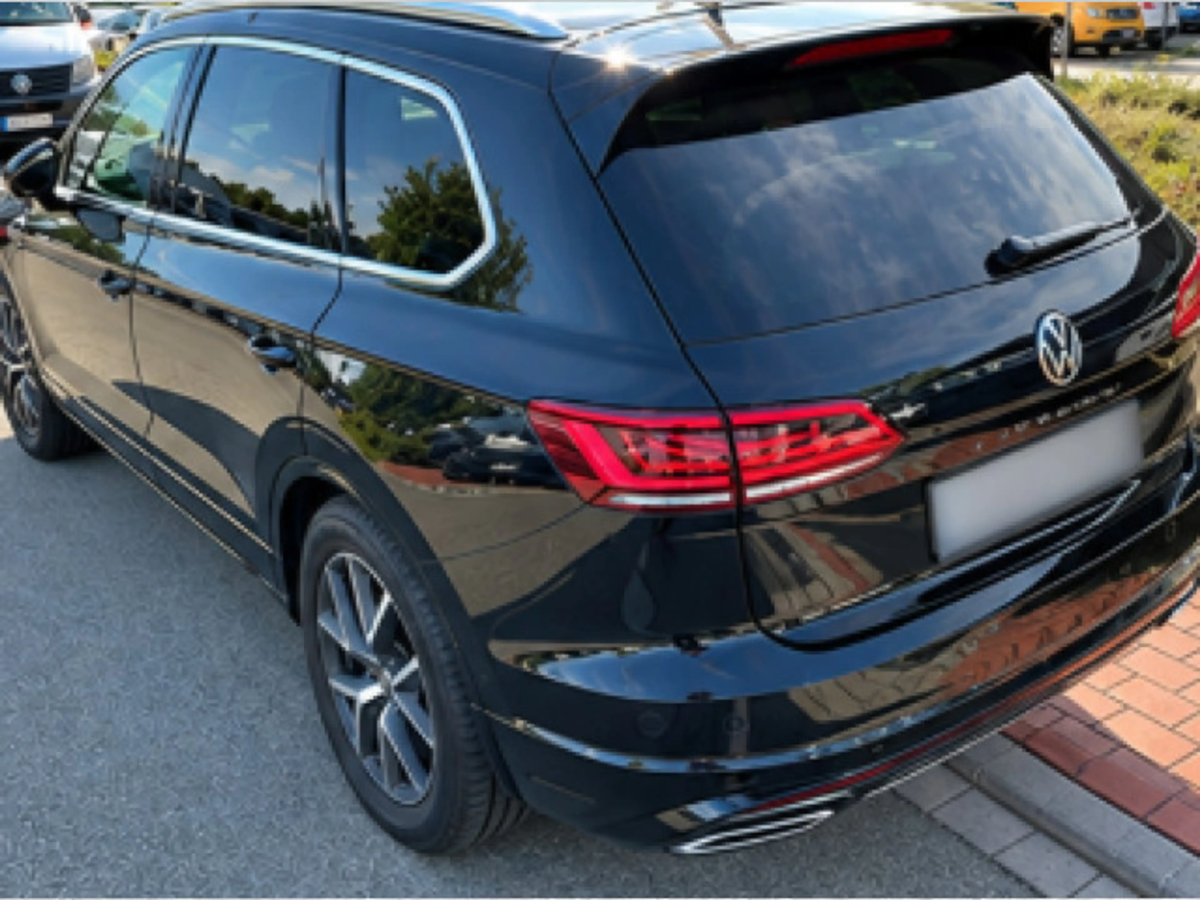 Volkswagen Touareg 3.0 TDI R-Line AHK ACC CAM DigCockpit LE — photo 4
