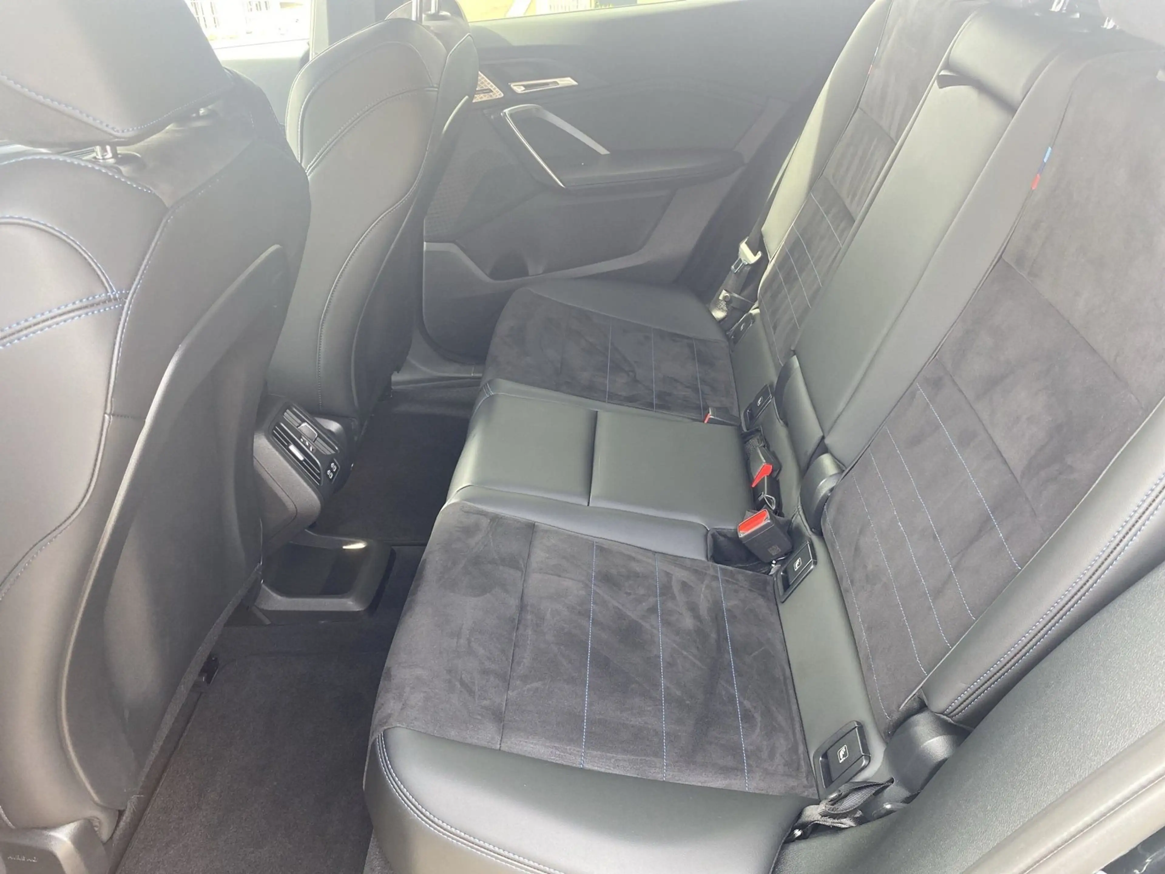 BMW iX2 eDrive20 M Sport AHK DA+ Aktivsitz RFK hk HiFi — photo 12