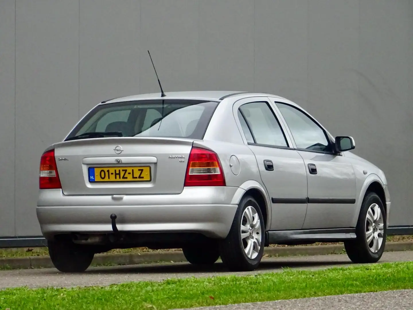Opel Astra 1.6 SPORT /// AIRCO / NL / Perfecte-Staat!! Gris - 2