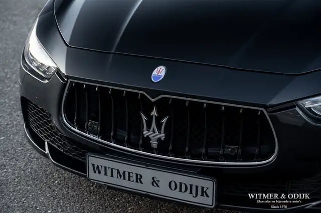 Maserati Ghibli view 11