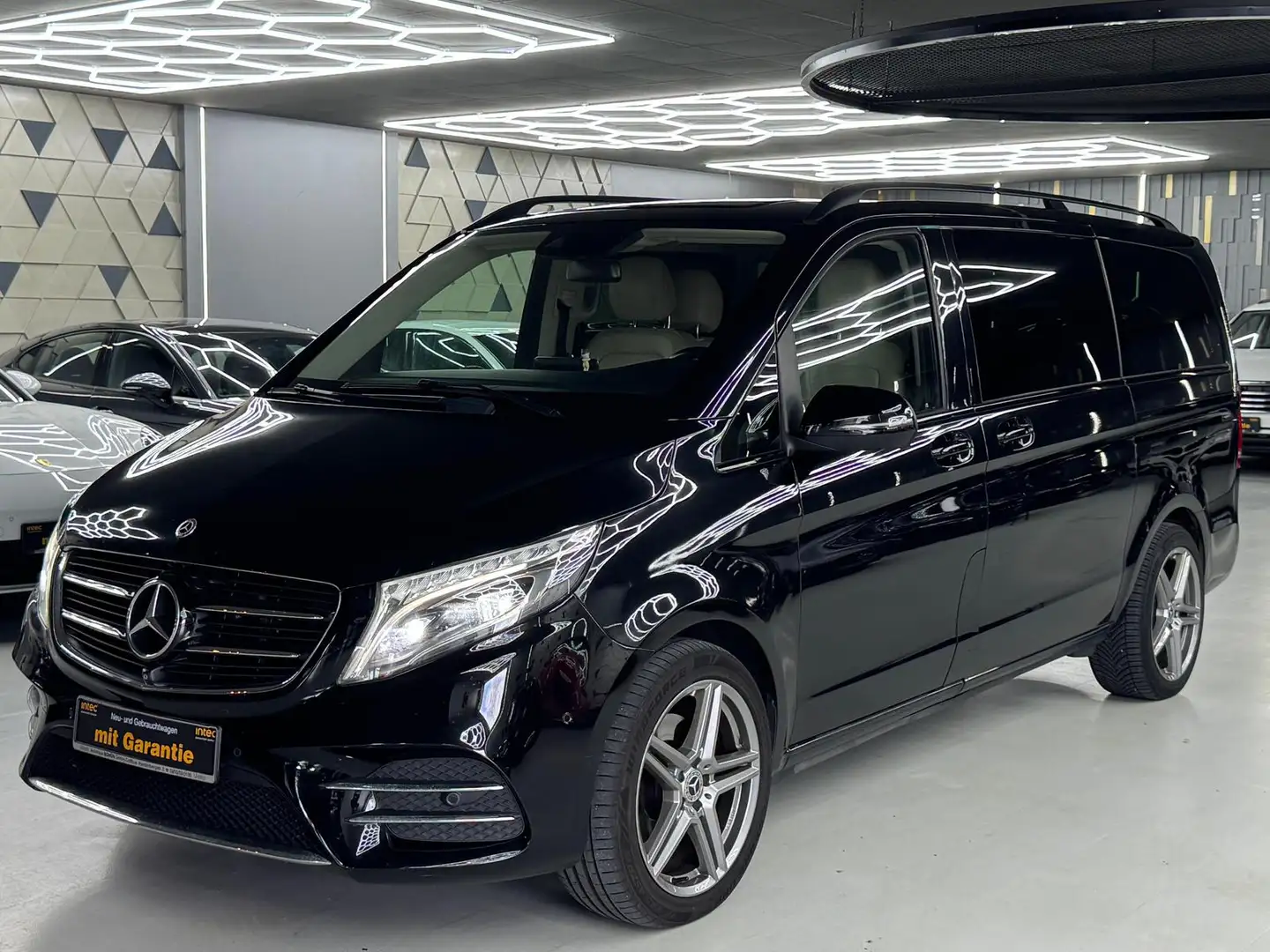 Mercedes-Benz V 250 AMG EDITION Lang/360Cam/Tischp./Burmester Schwarz - 1