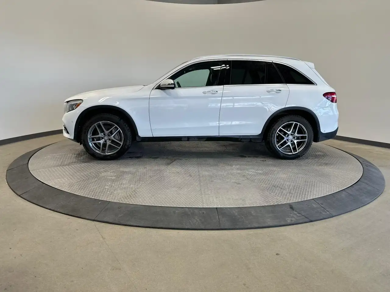 Mercedes-Benz GLC photo Mercedes-Benz GLC