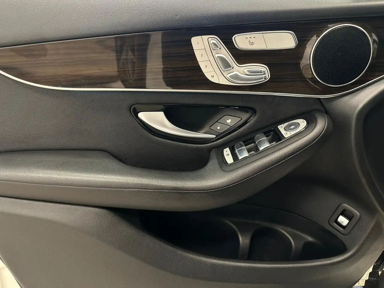 Mercedes-Benz GLC photo Mercedes-Benz GLC