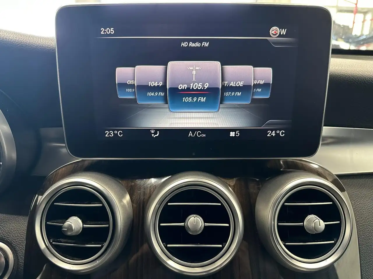 Mercedes-Benz GLC photo Mercedes-Benz GLC