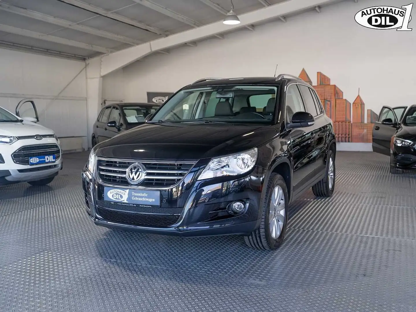 Volkswagen Tiguan Diesel 2.0 TDI DPF 4Motion DSG Freestyle Schwarz - 2