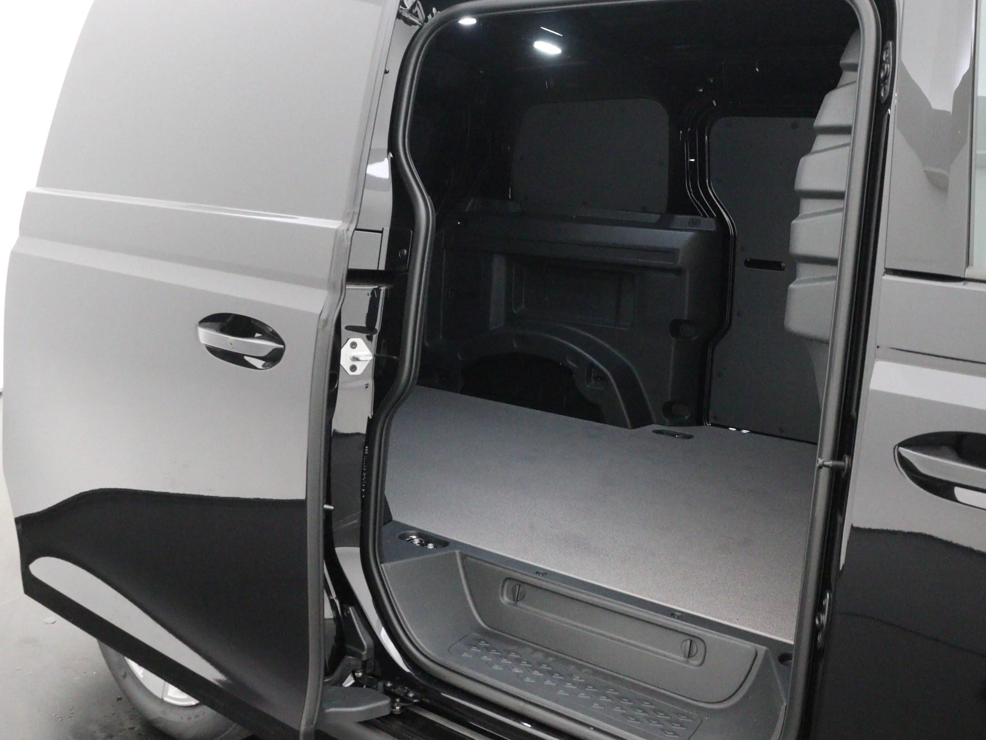 Volkswagen ID. Buzz Cargo Bedrijfswagens Economy Limited Edition 210 kW / 28 — photo 12