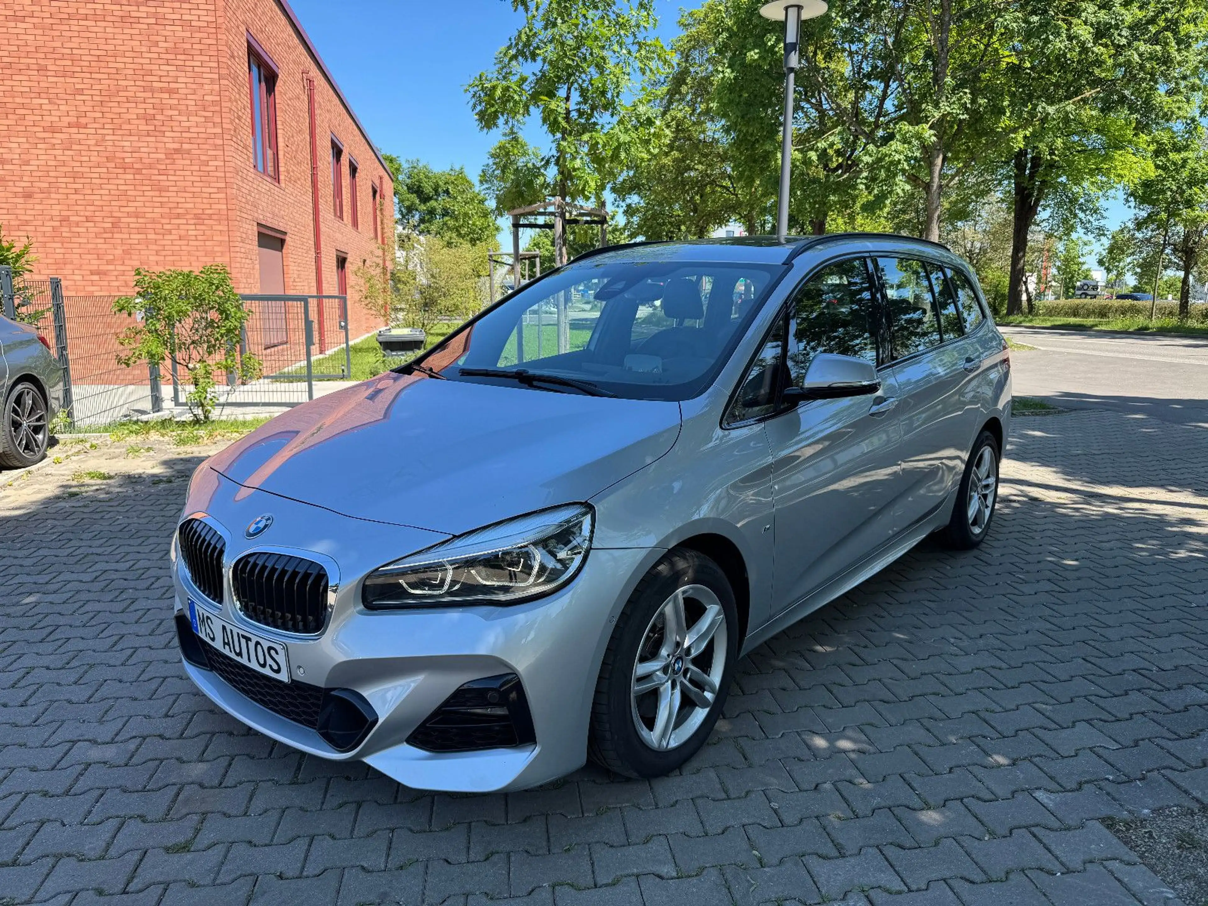 BMW 220 220 Gran T*MSport*7Sitze*Head Up*Panorama*Kamera