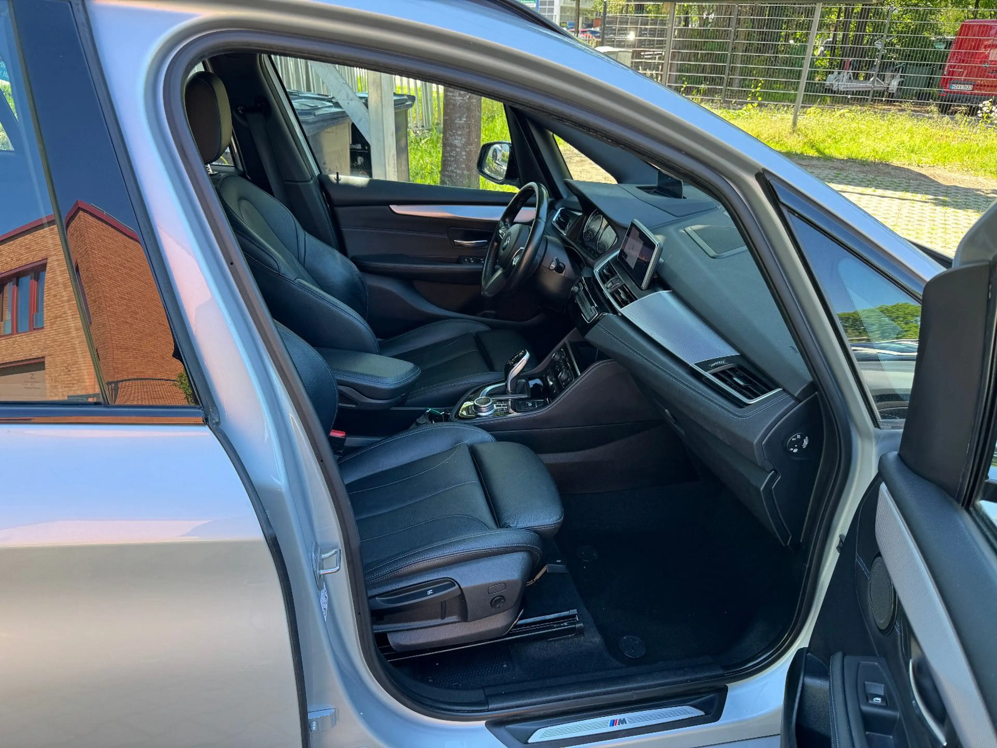 BMW 220 220 Gran T*MSport*7Sitze*Head Up*Panorama*Kamera — photo 15