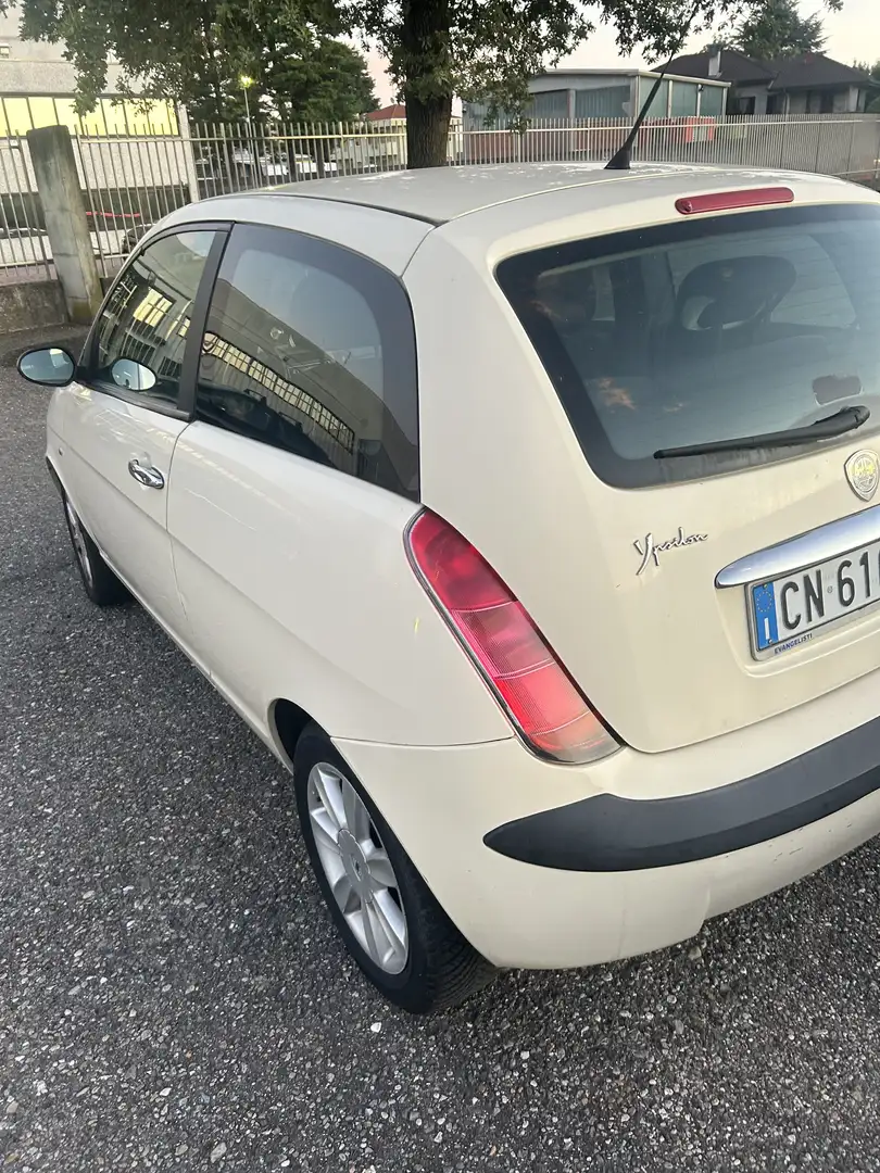 Lancia Ypsilon 1.2 8v Oro - 2