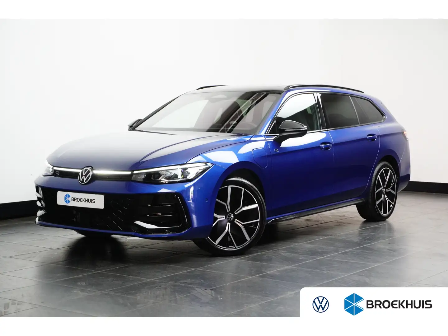 Volkswagen Passat Variant 1.5 eHybrid 272PK DSG-6 R-Line Edition | TREKHAAK Bleu - 1