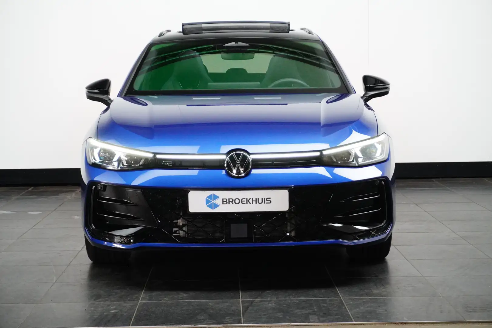 Volkswagen Passat Variant 1.5 eHybrid 272PK DSG-6 R-Line Edition | TREKHAAK Bleu - 2