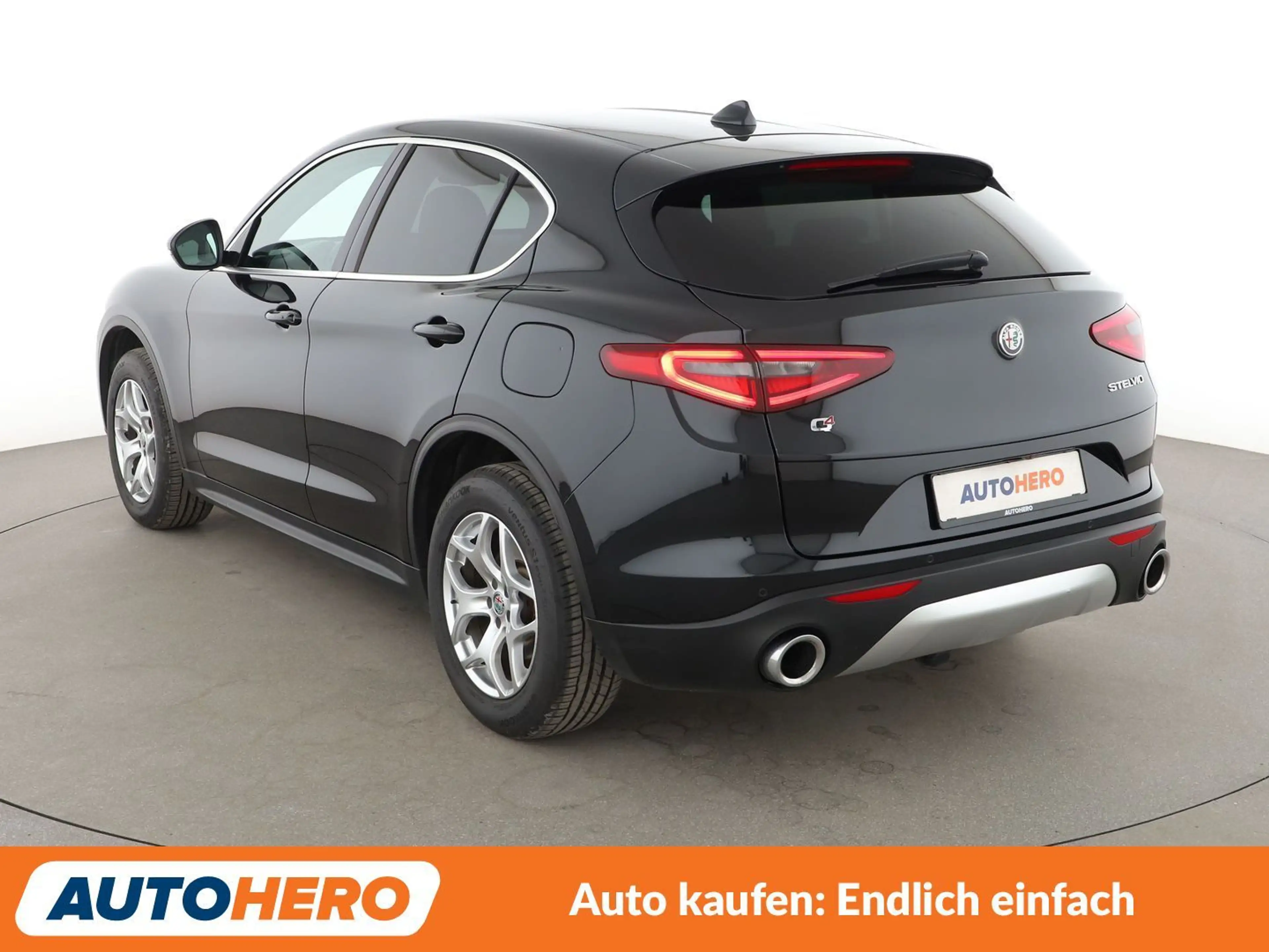 Alfa Romeo Stelvio 2.0 Turbo Super Q4 Aut.*NAVI*BI-XENON*ACC*CAM*PDC* — photo 4