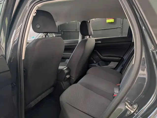 Volkswagen Polo view 9